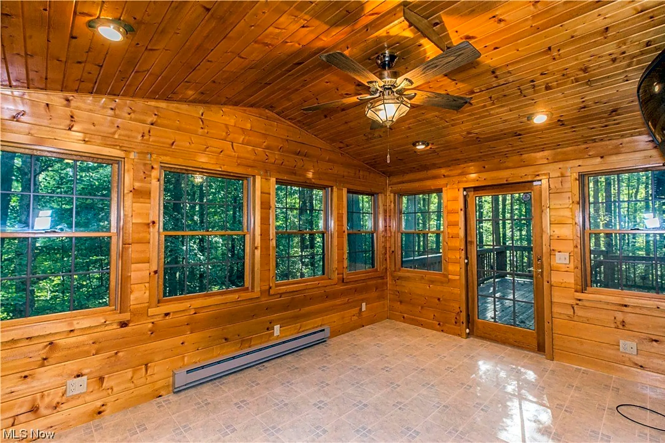 Patio / Deck - 3400 Lampson Rd - Austinburg, OH