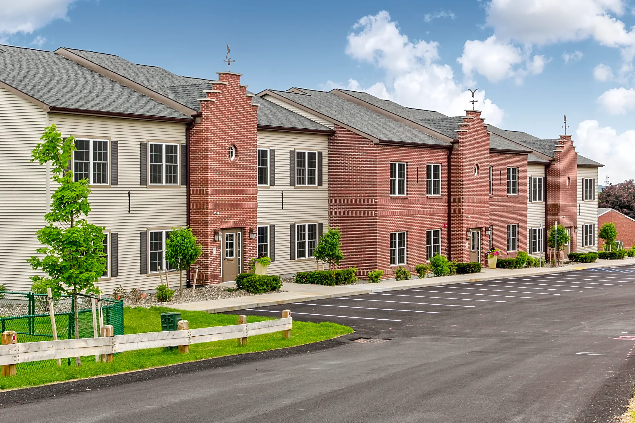 Dutch Village Apartments Menands