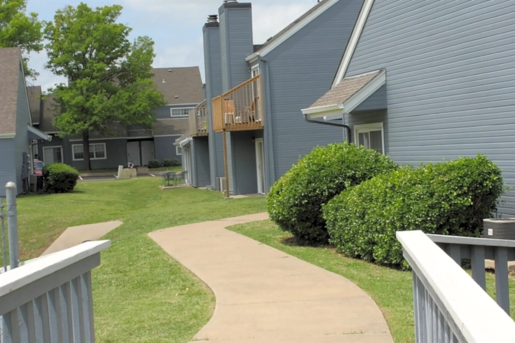Lexington Commons 5530 Colony Way Bartlesville, OK Apartments for