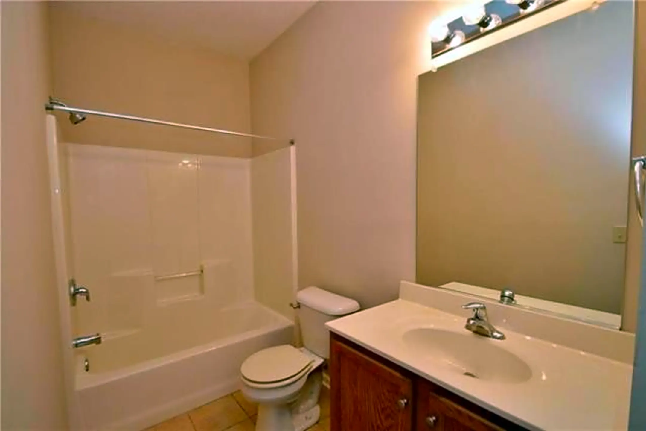 1950 Mercer Way Townhomes Easton, PA 18040