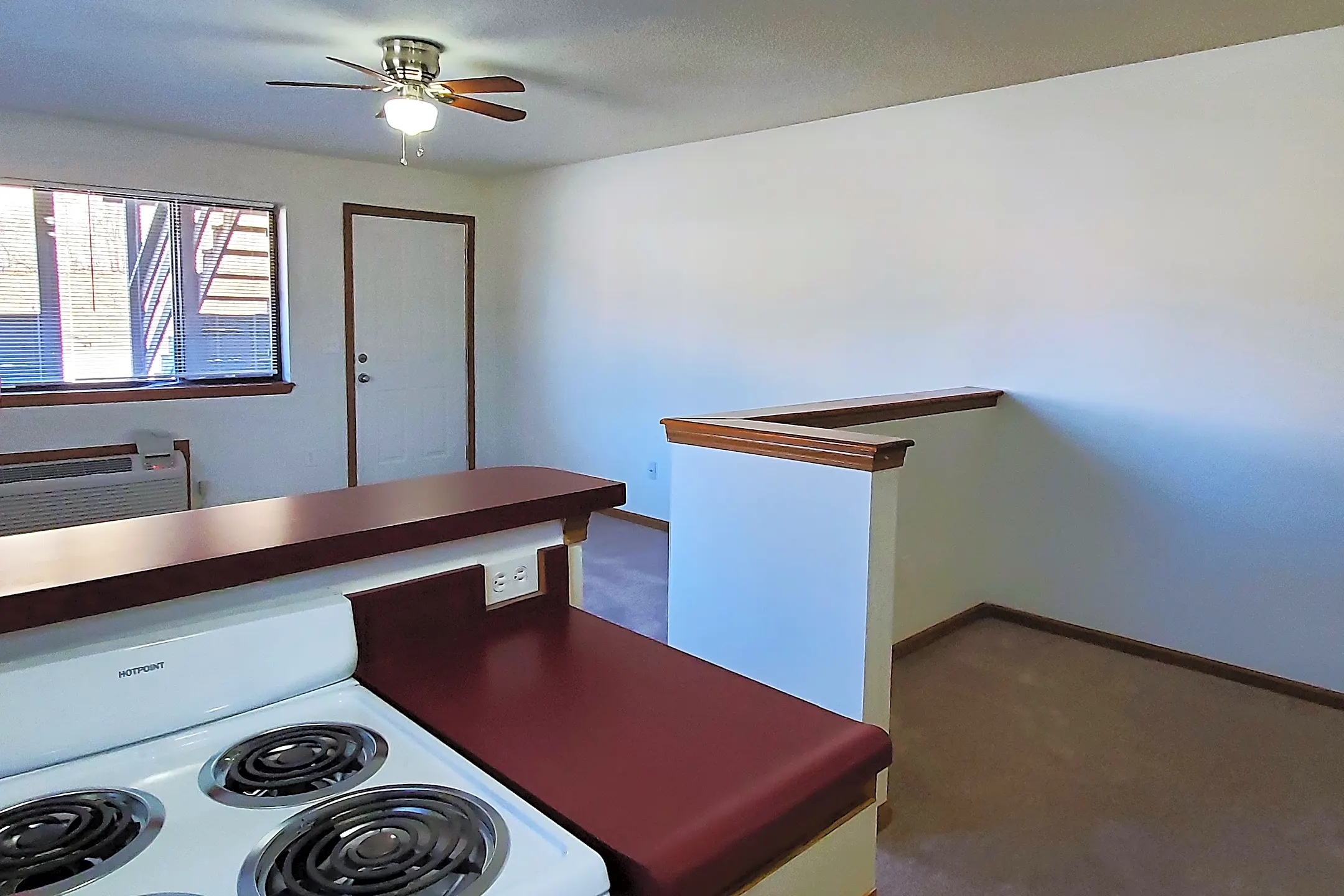 Pinewood Studio Apartments 5225 North Brighton Place Kansas City