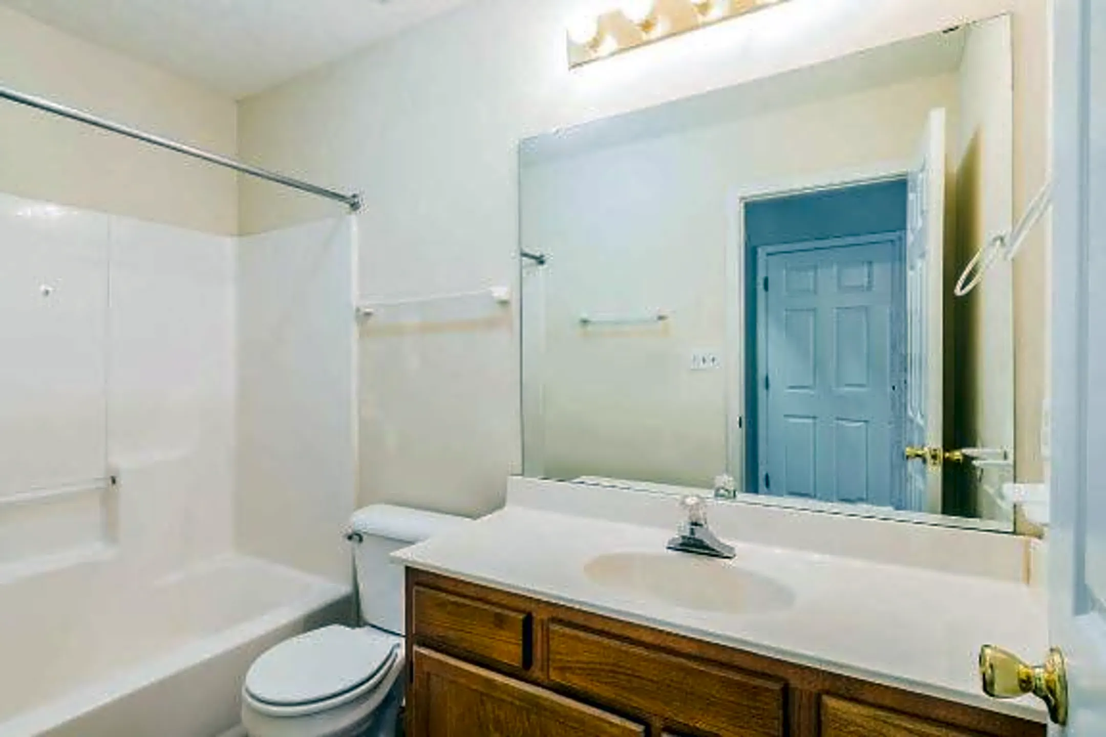 Bathroom - Cave Springs Apartments - Bowling Green, KY