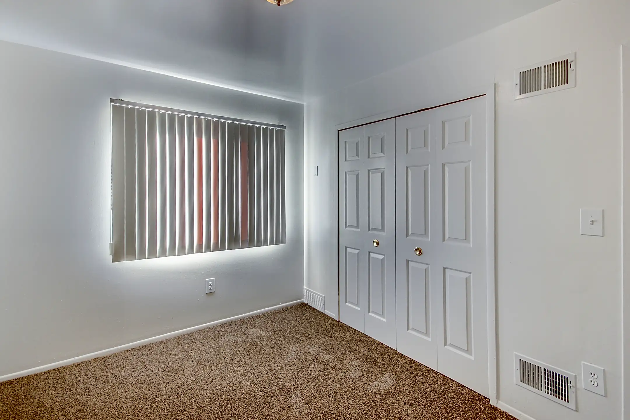 Sterling Knolls 11855 15 Mile Rd Sterling Heights, MI Apartments