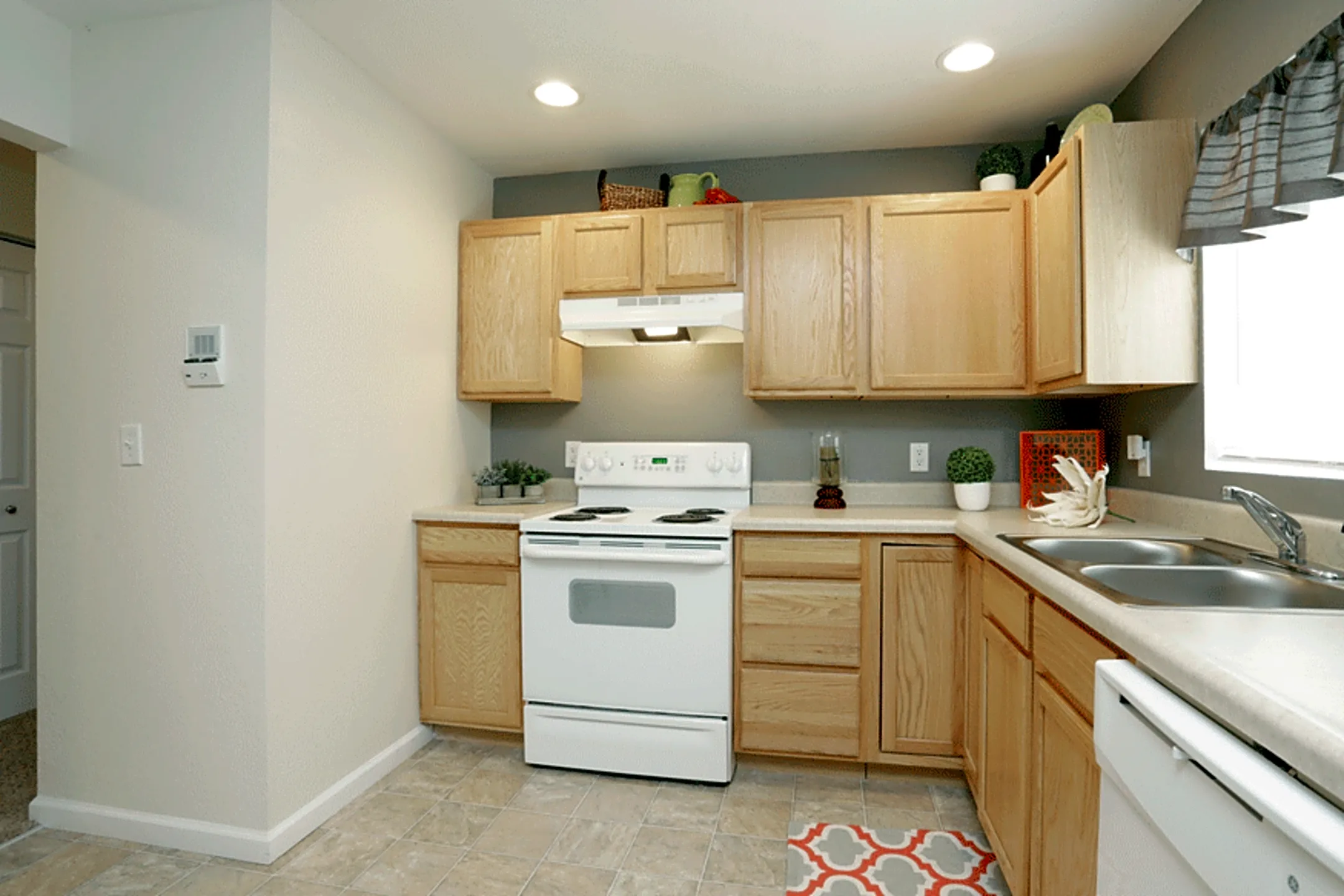 Knoxville Pointe Apartments Dunlap, IL 61525