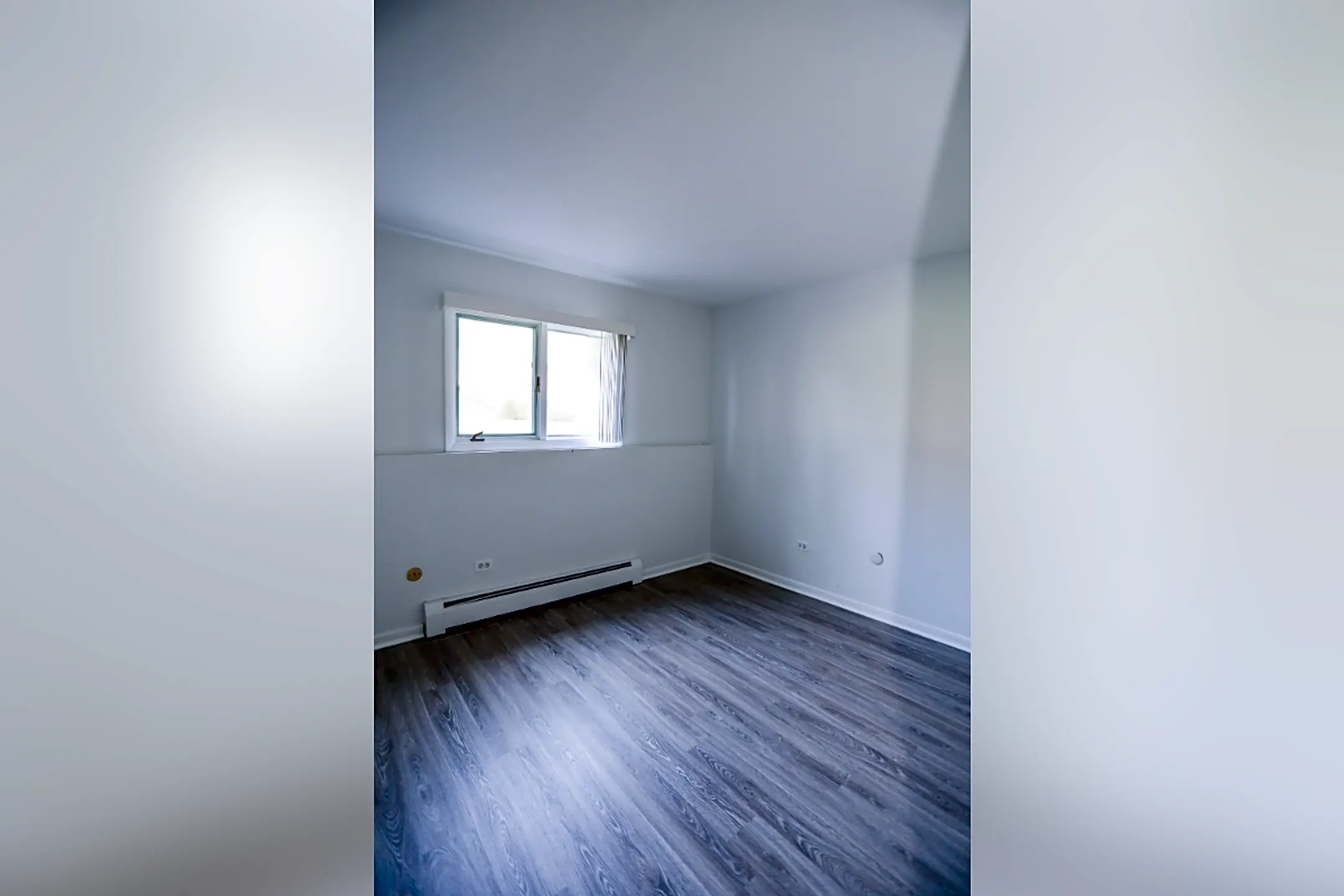 124 Washington St Apartments Round Lake, IL 60073