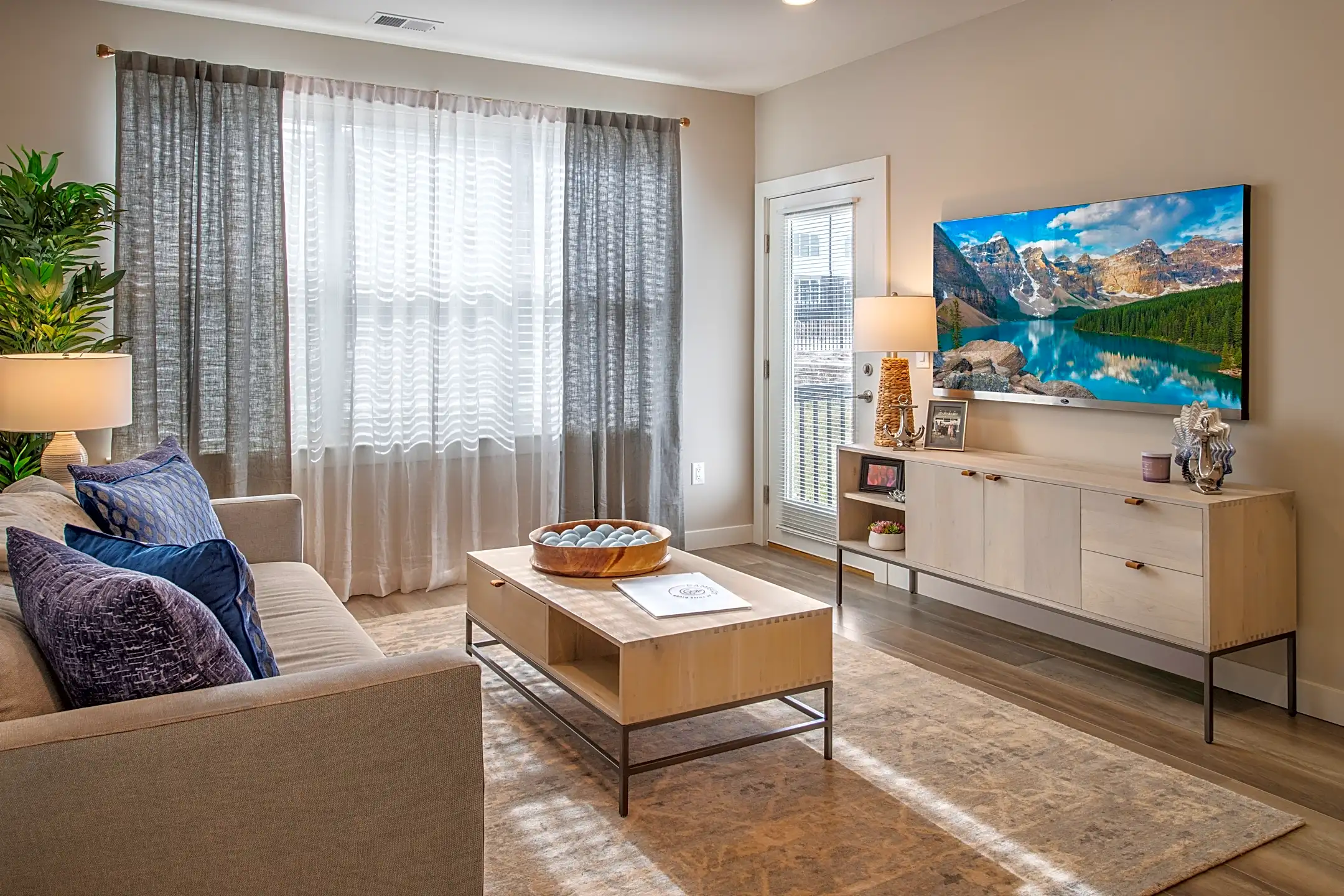 Camelot at Toms River 635 Bay Avenue Toms River, NJ Apartments for