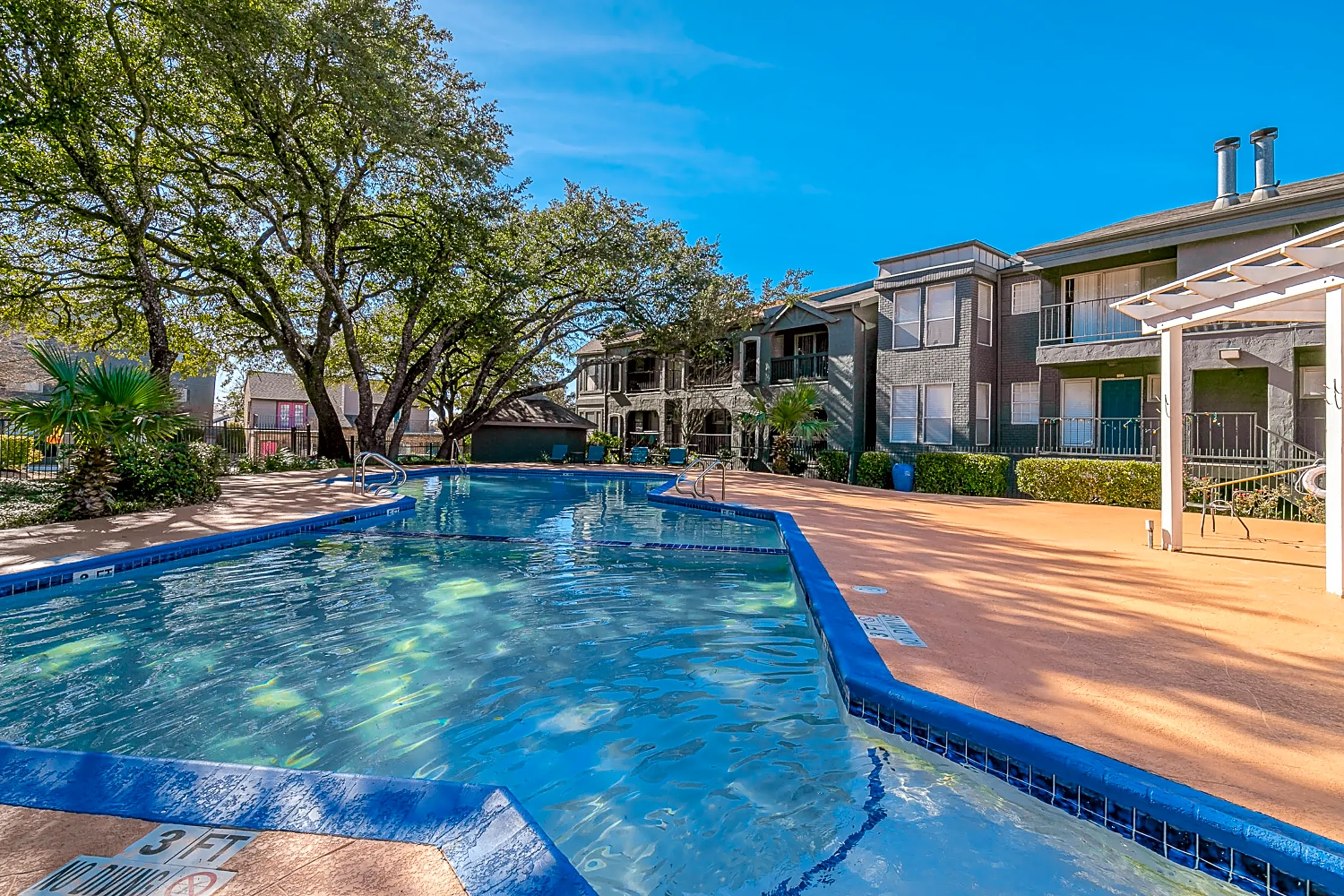 The Iris Apartments - 8722 Cinnamon Creek Dr | San Antonio, TX for Rent ...