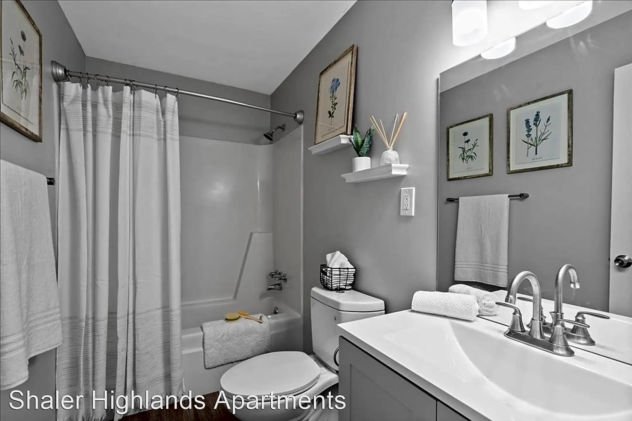 Shaler Highlands 629 Glen Malcolm Dr Glenshaw, PA Apartments for