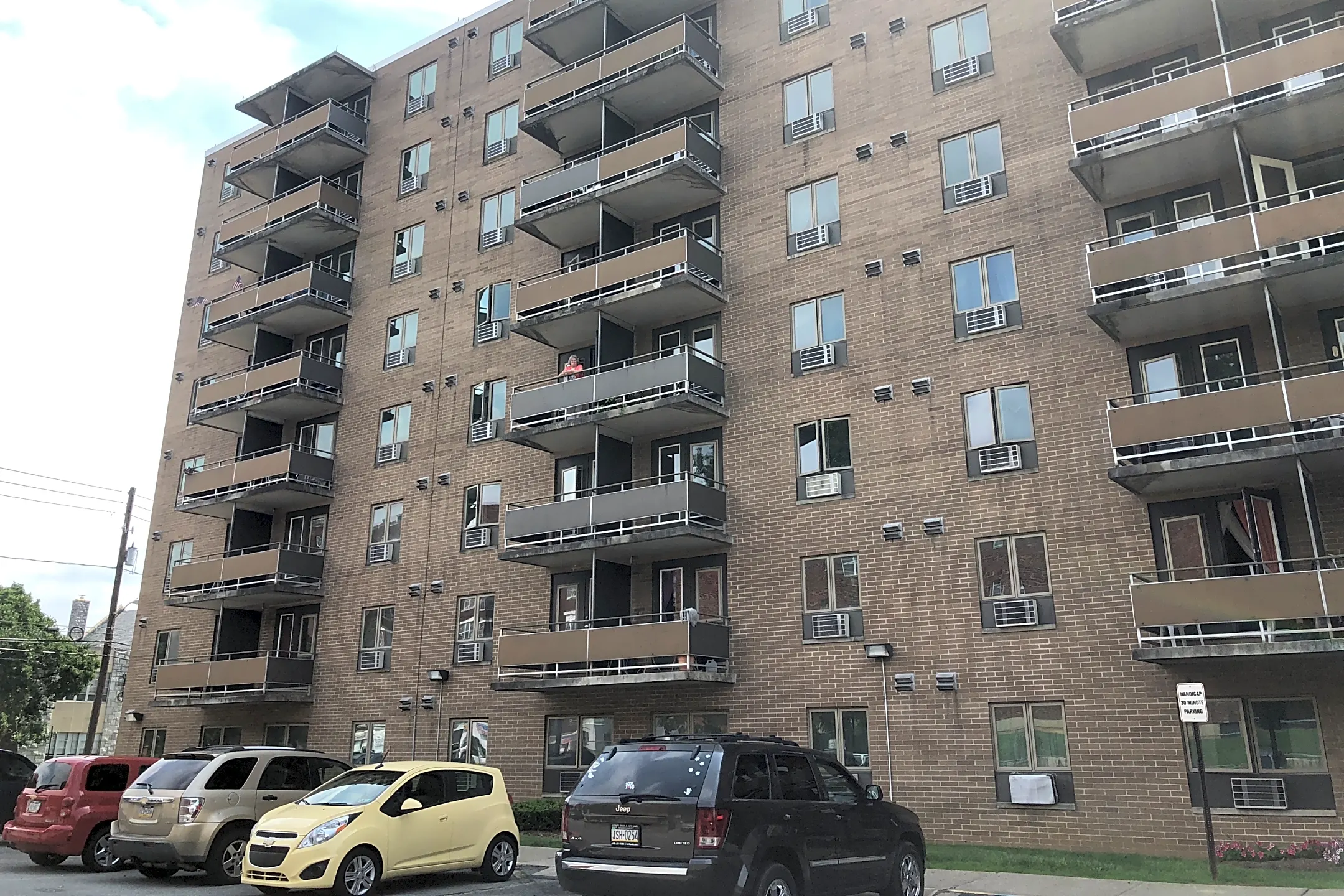 Walnut Manor Apartments - Allentown, PA 18102