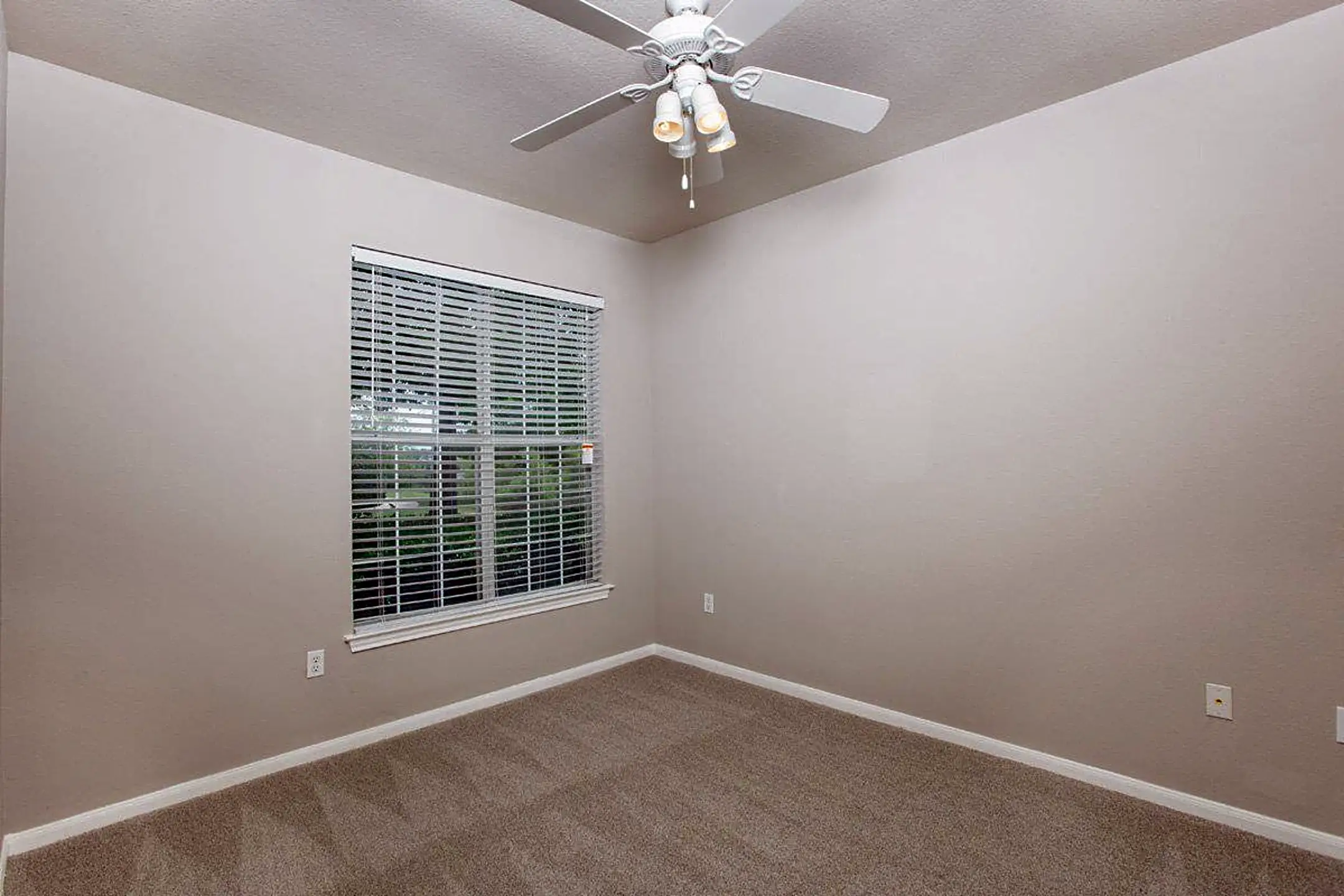 The View At Encino Commons 21303 Encino Commons San Antonio, TX