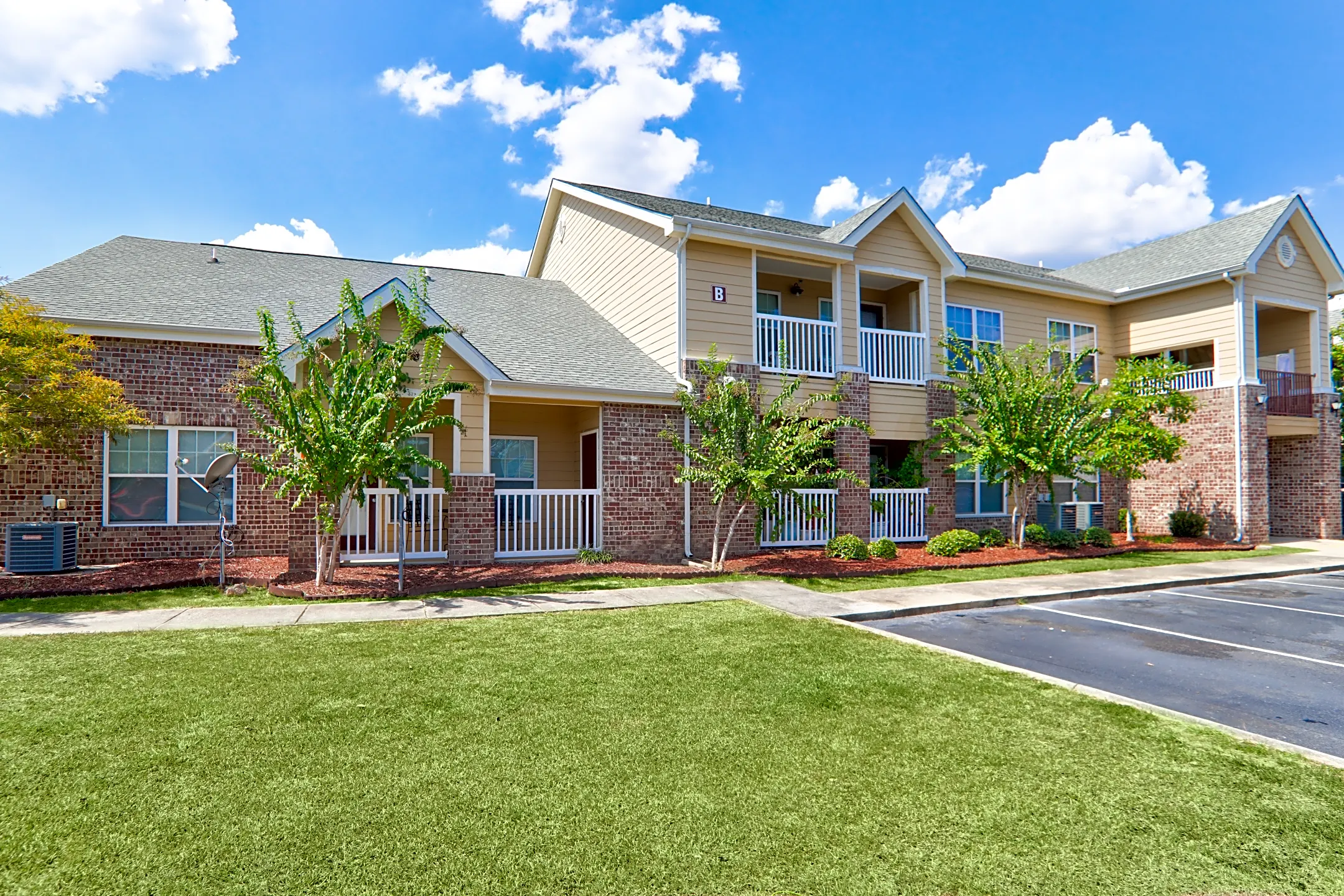 Angela Apartments - 10532 Klein Rd | Gulfport, MS For Rent | Rent.