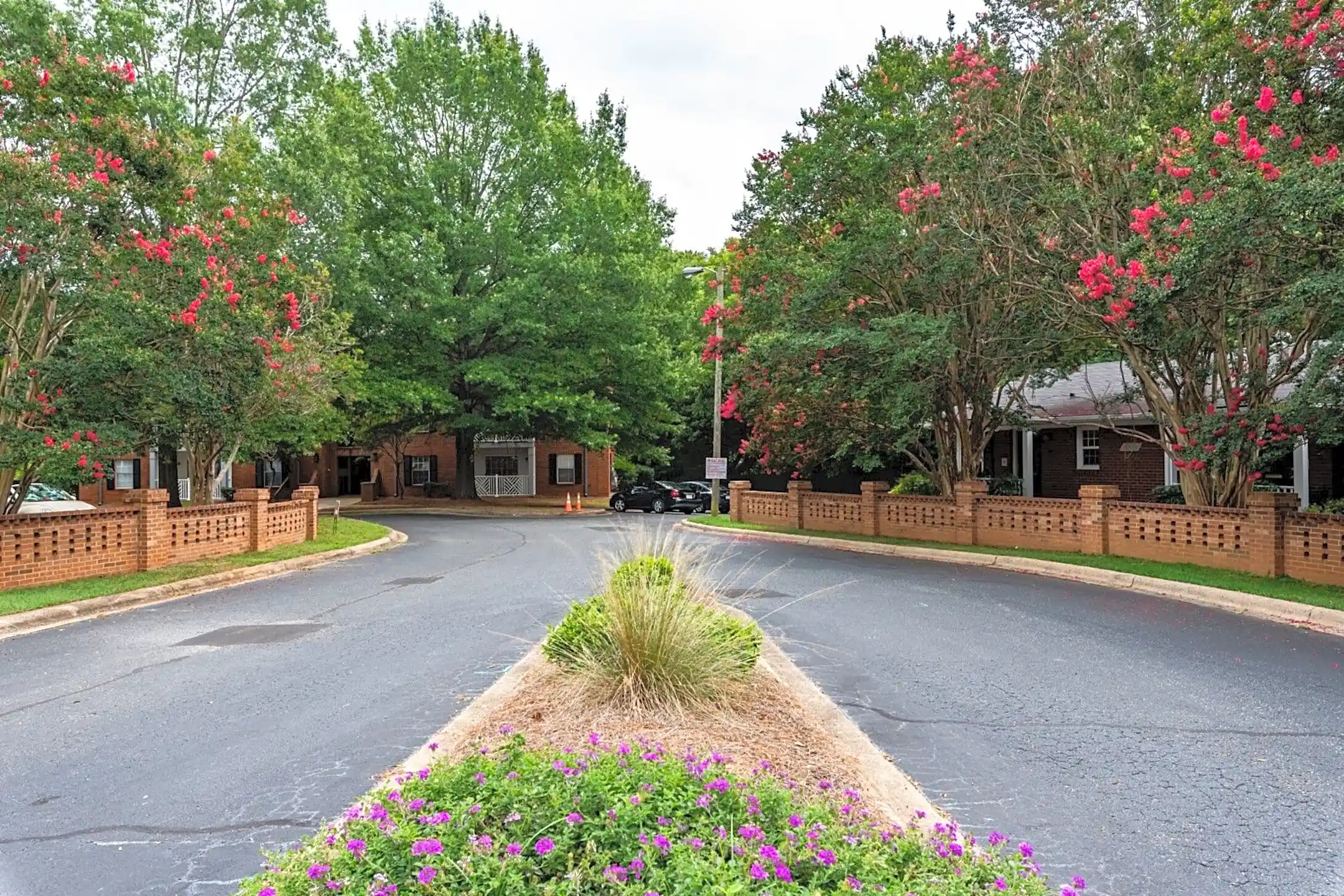 Sharon Oaks Apartments Charlotte, NC 28212