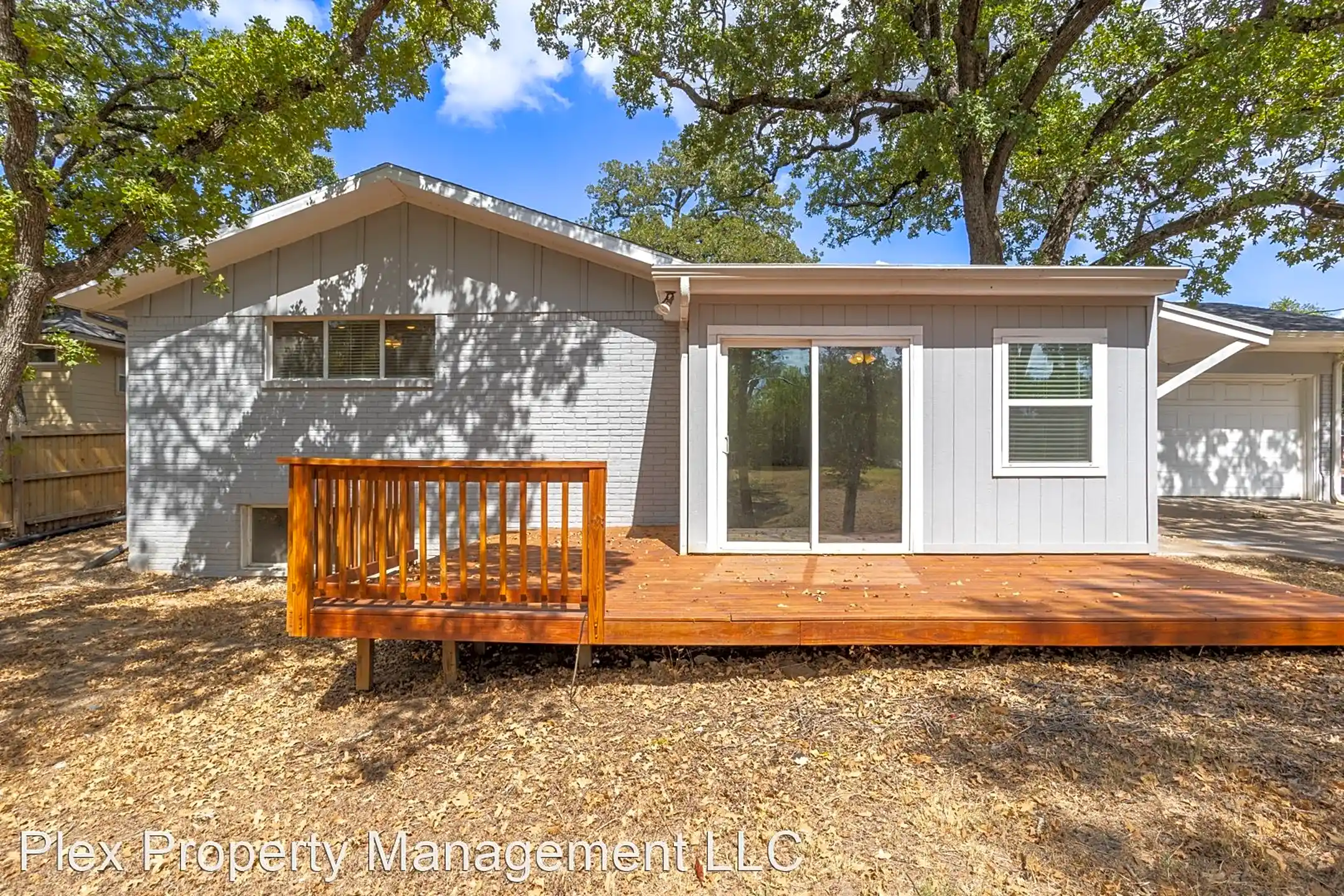 Building - 401 W. Brookside Drive - Bryan, TX