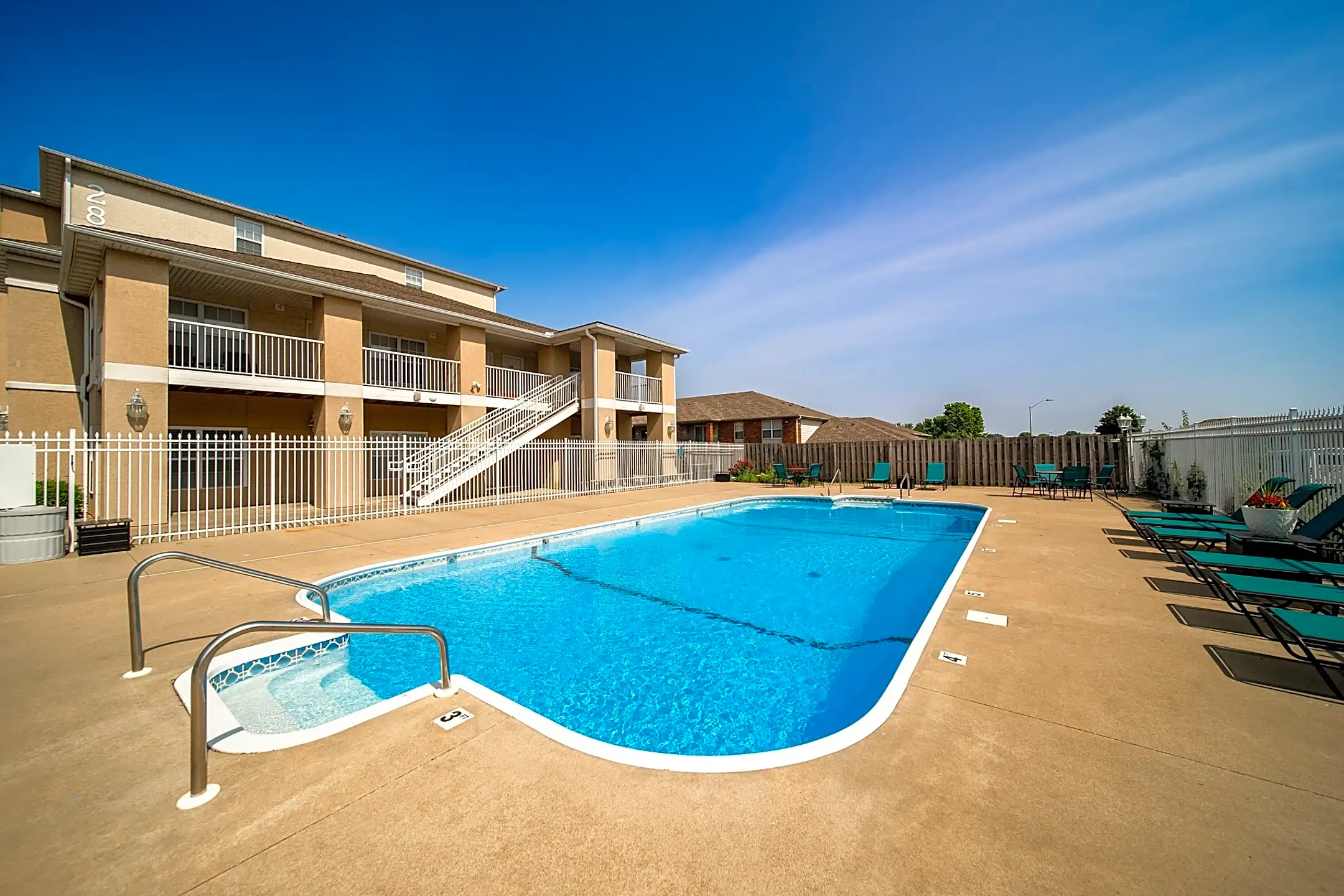 Palm Village Apartments 2861 S Nettleton Ave Springfield, MO