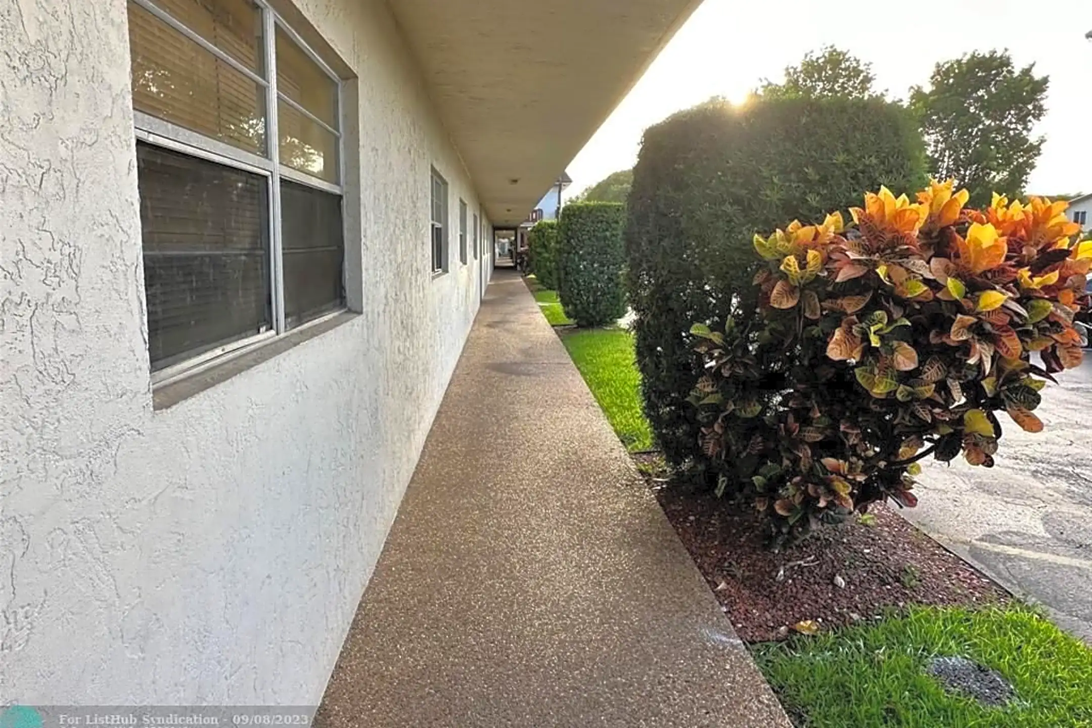 Patio / Deck - 5900 NW 17th Pl #103 - Sunrise, FL