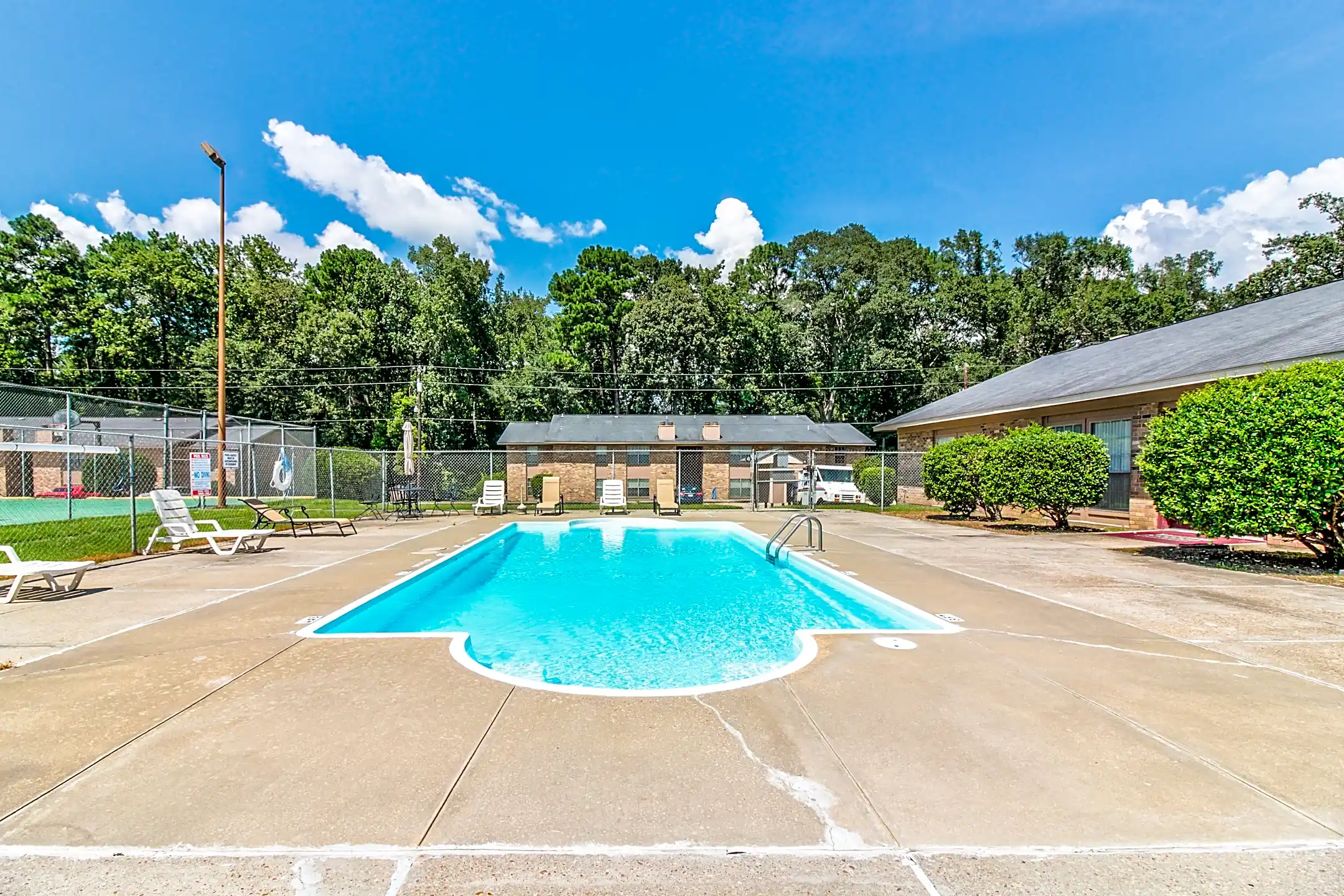 Somerset Apartments DeRidder, LA 70634