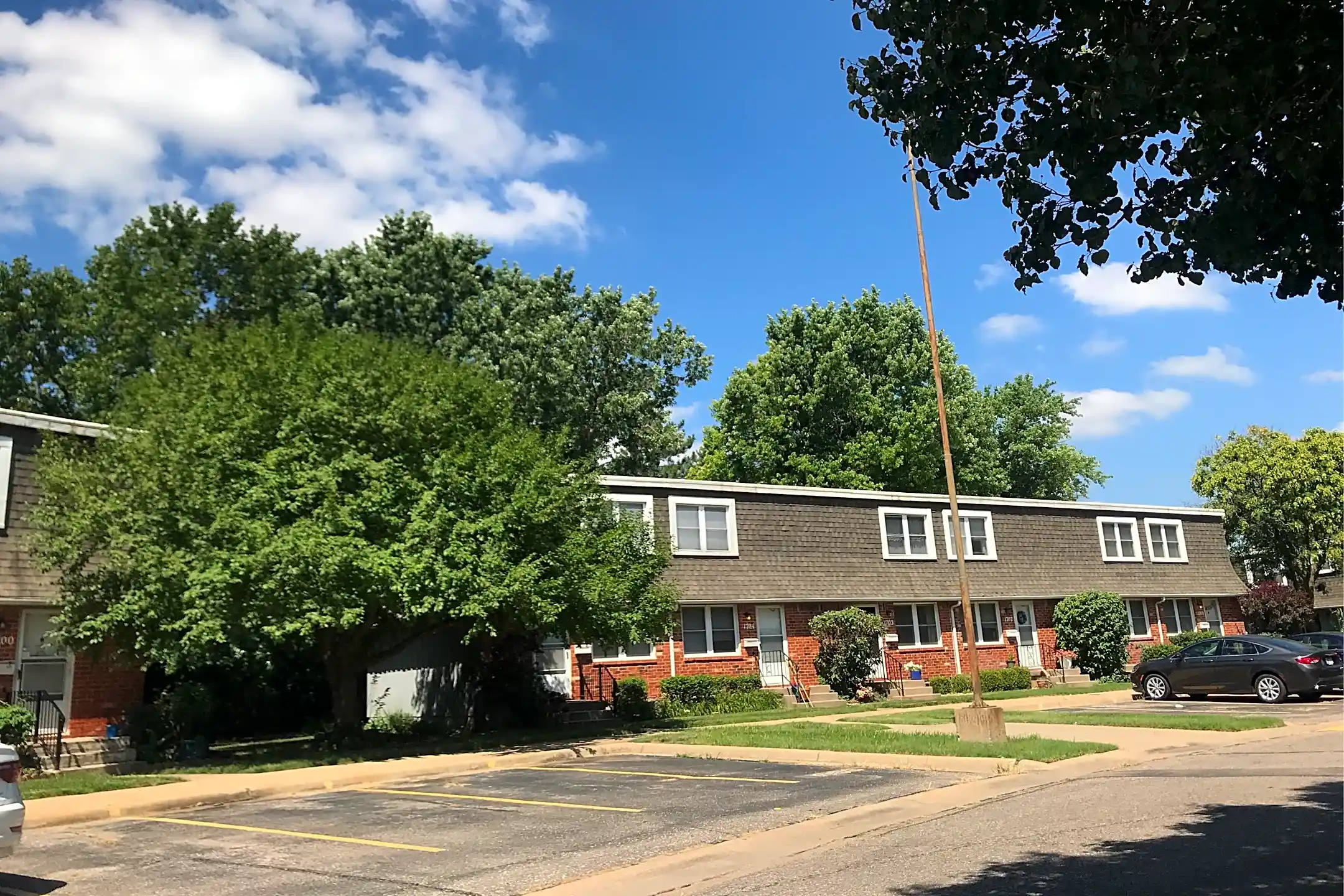 Sheridan West Townhouses Apartments Wichita, KS 67203