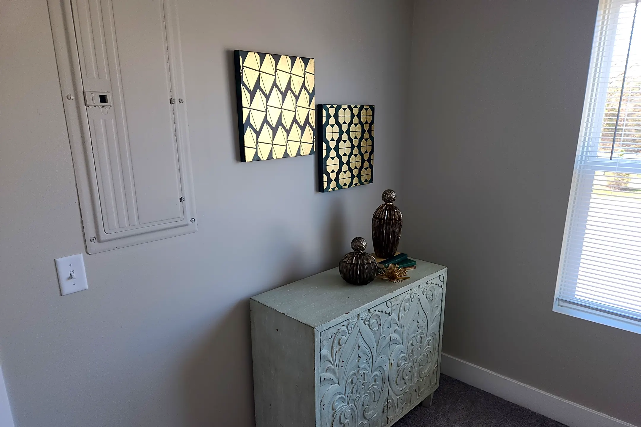 Living Room - Westlake Place Apartments - South Lyon, MI
