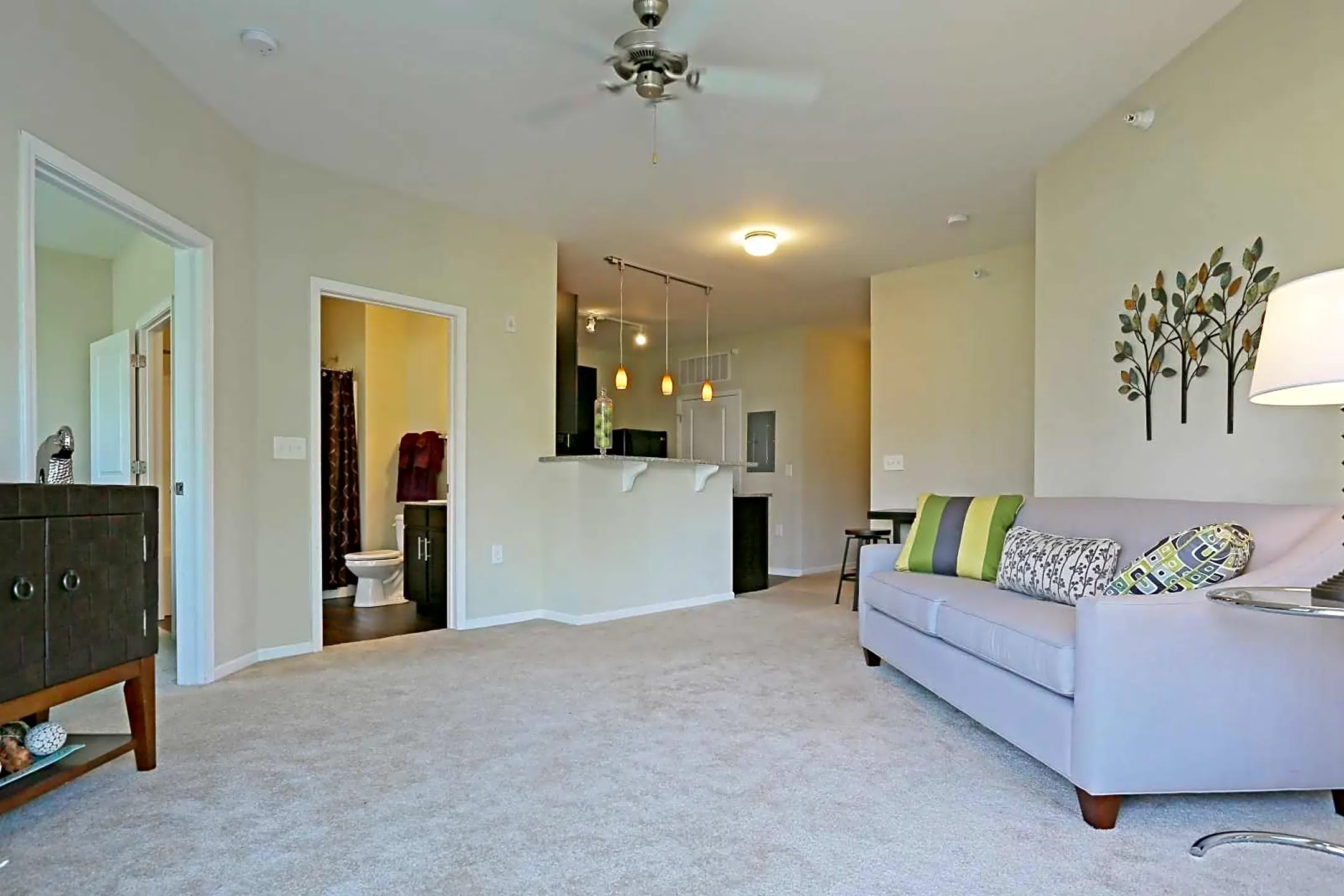 Living Room - Oak Grove Crossing Luxury Apartment Homes - Newburgh, IN