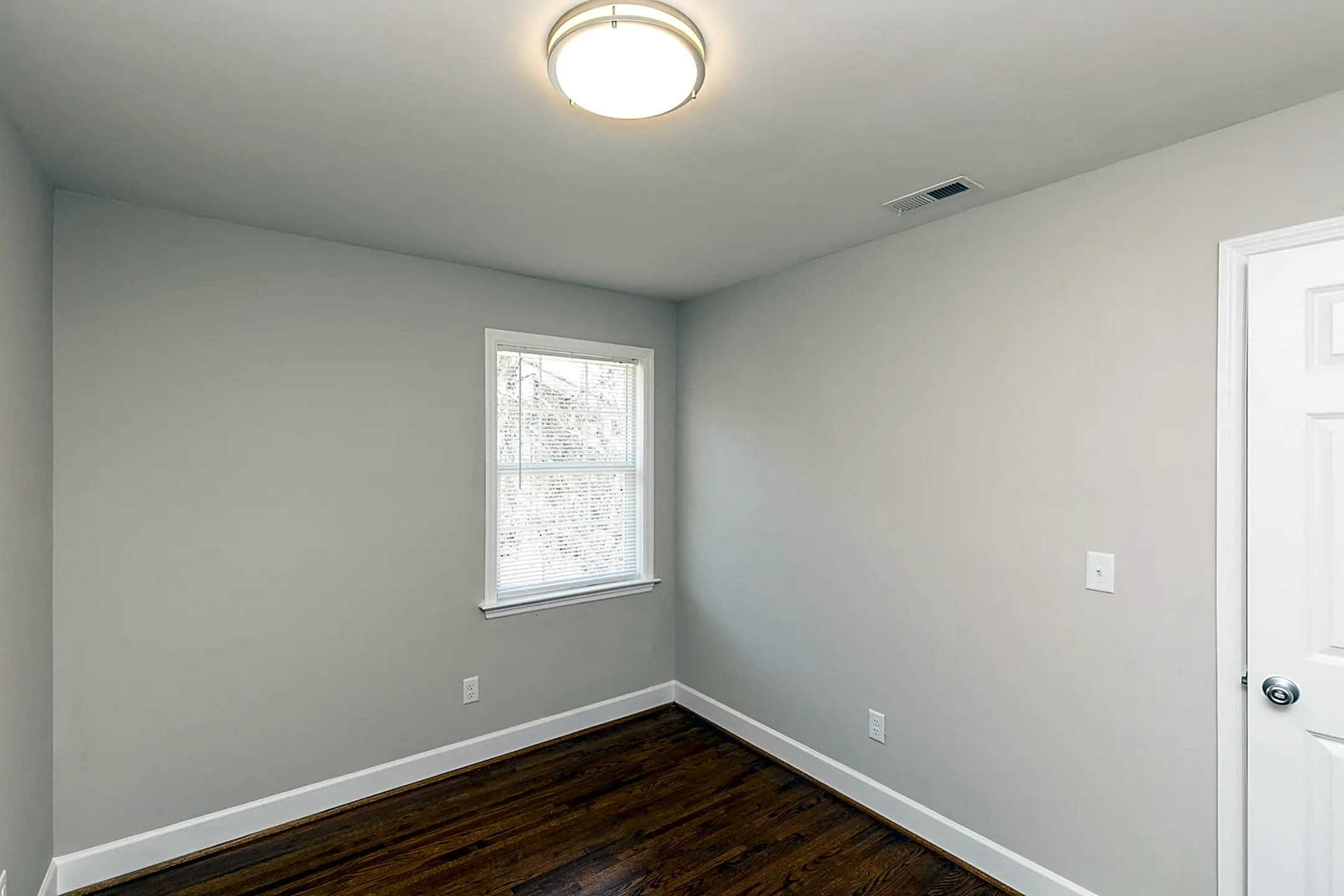 The Flats of Donelson 276 Stewarts Ferry Pike Nashville, TN