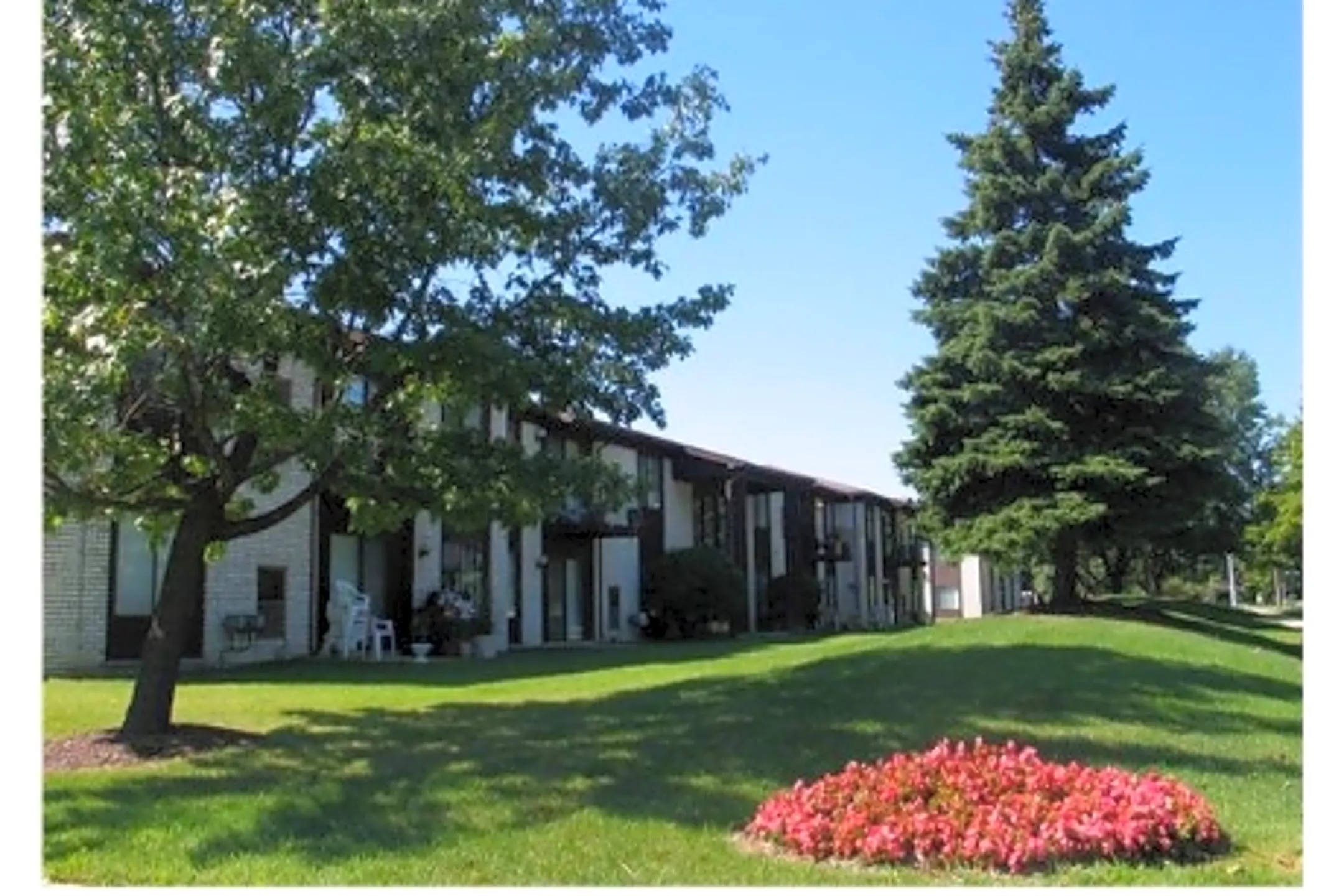 Chatsford Manor Apartments 28873 Lahser Rd Southfield, MI