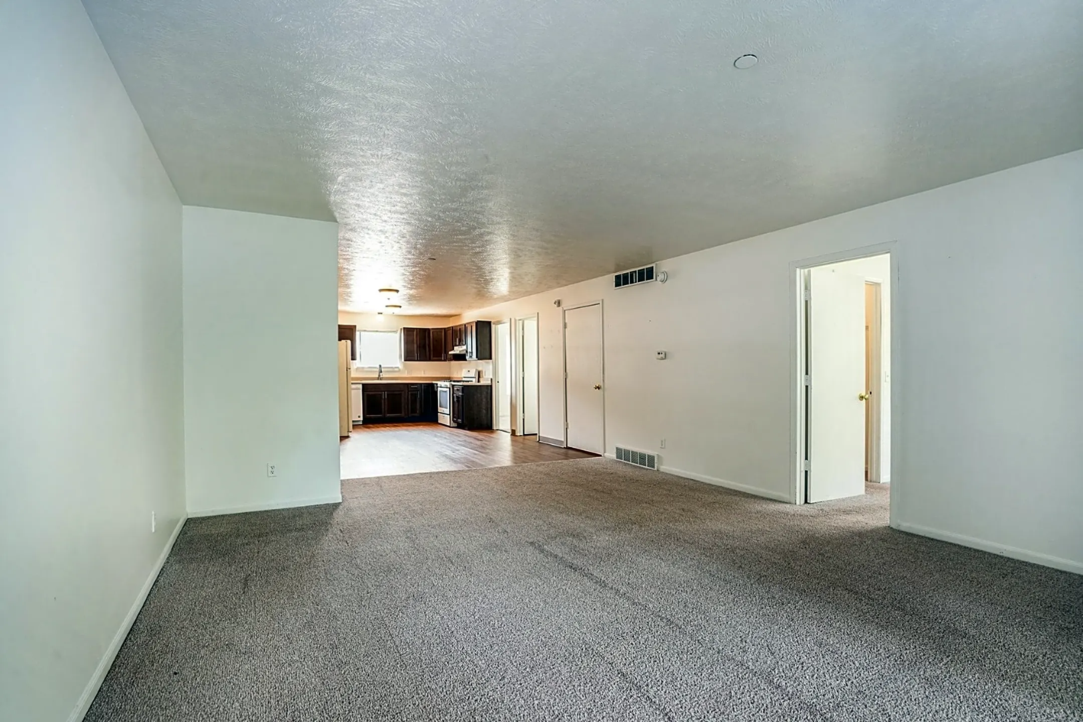 Living Room - Meadow Stone Apartments - Hastings, MI