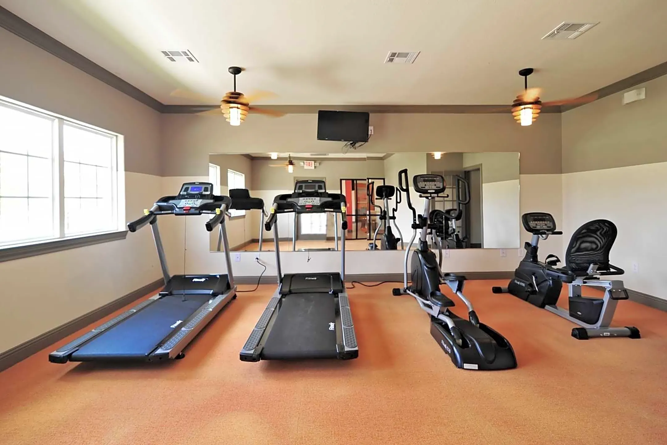 Fitness Weight Room - Park Avenue Manor - Orange, TX