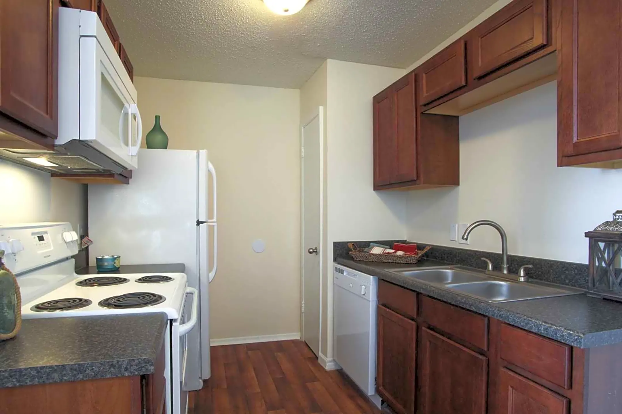 Kitchen - Country Haven Apartments - Saraland, AL