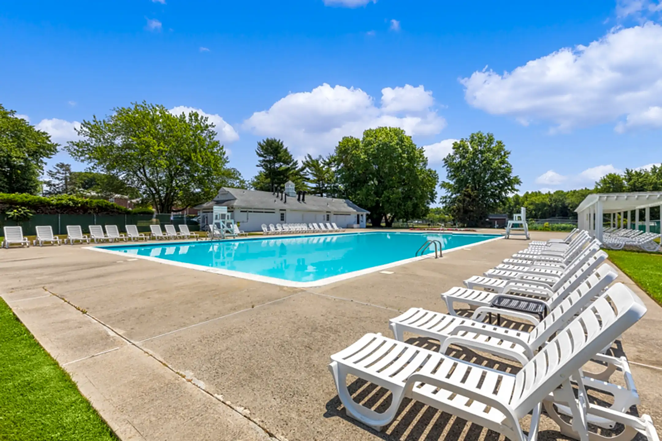 Middlebrook at Monmouth - 816 Deal Rd | Ocean Township, NJ Apartments 