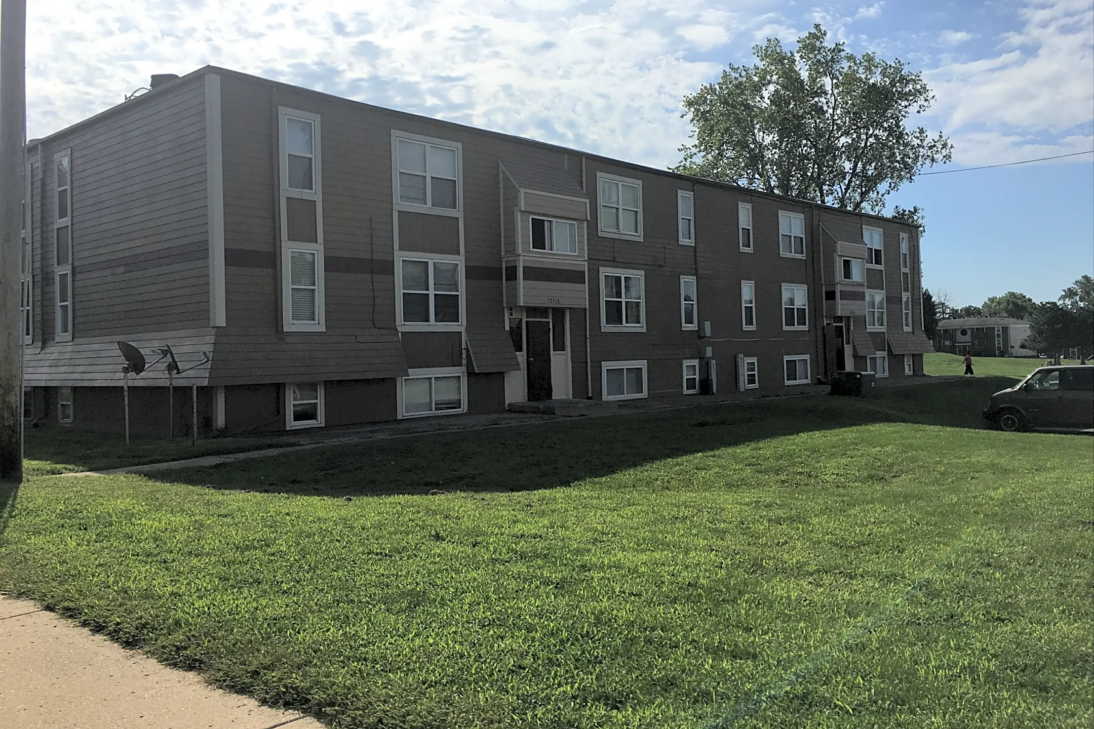 Welcome Home Estates Apartments - Grandview, MO 64030