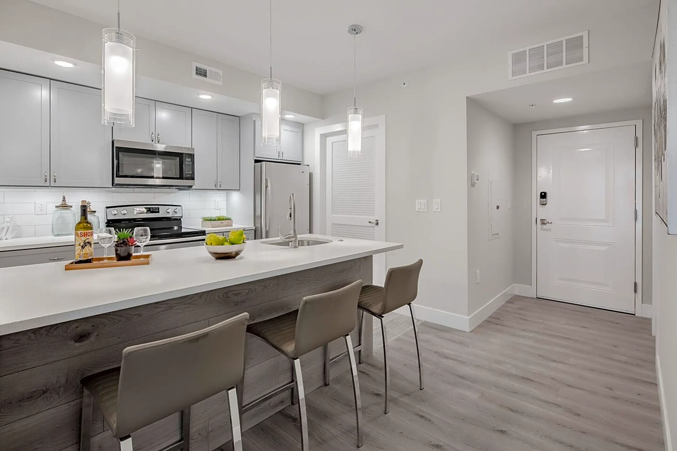 Maxfield in Francisville 1533 Parirsh Street Philadelphia, PA