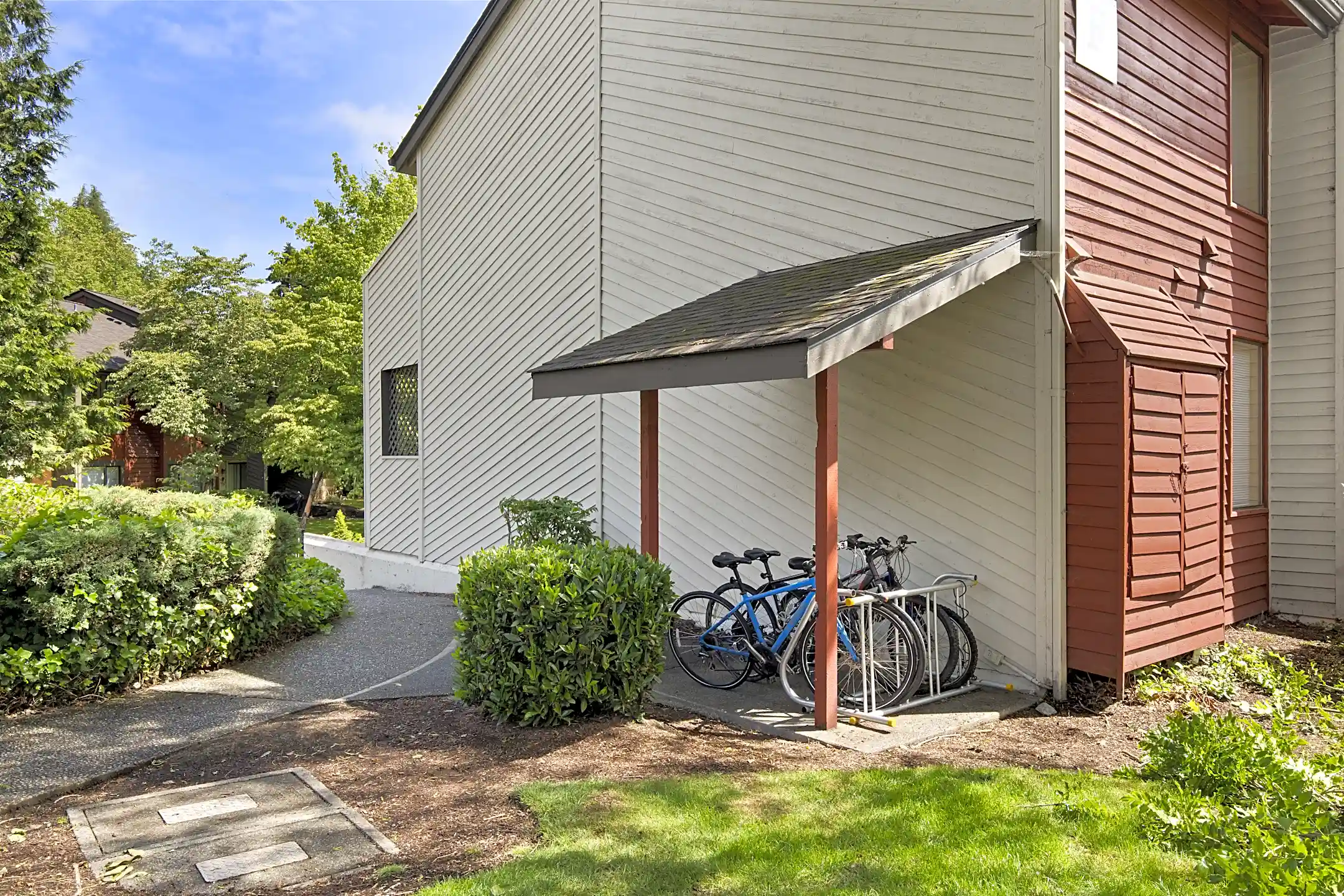 Yarrowood Highlands Bellevue, WA 98004