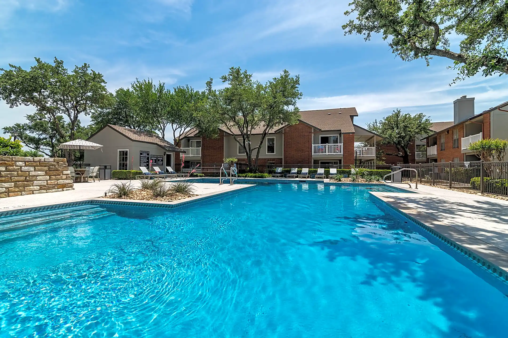 Vistas at Hackberry Creek - 2527 W Royal Ln | Irving, TX Apartments for ...