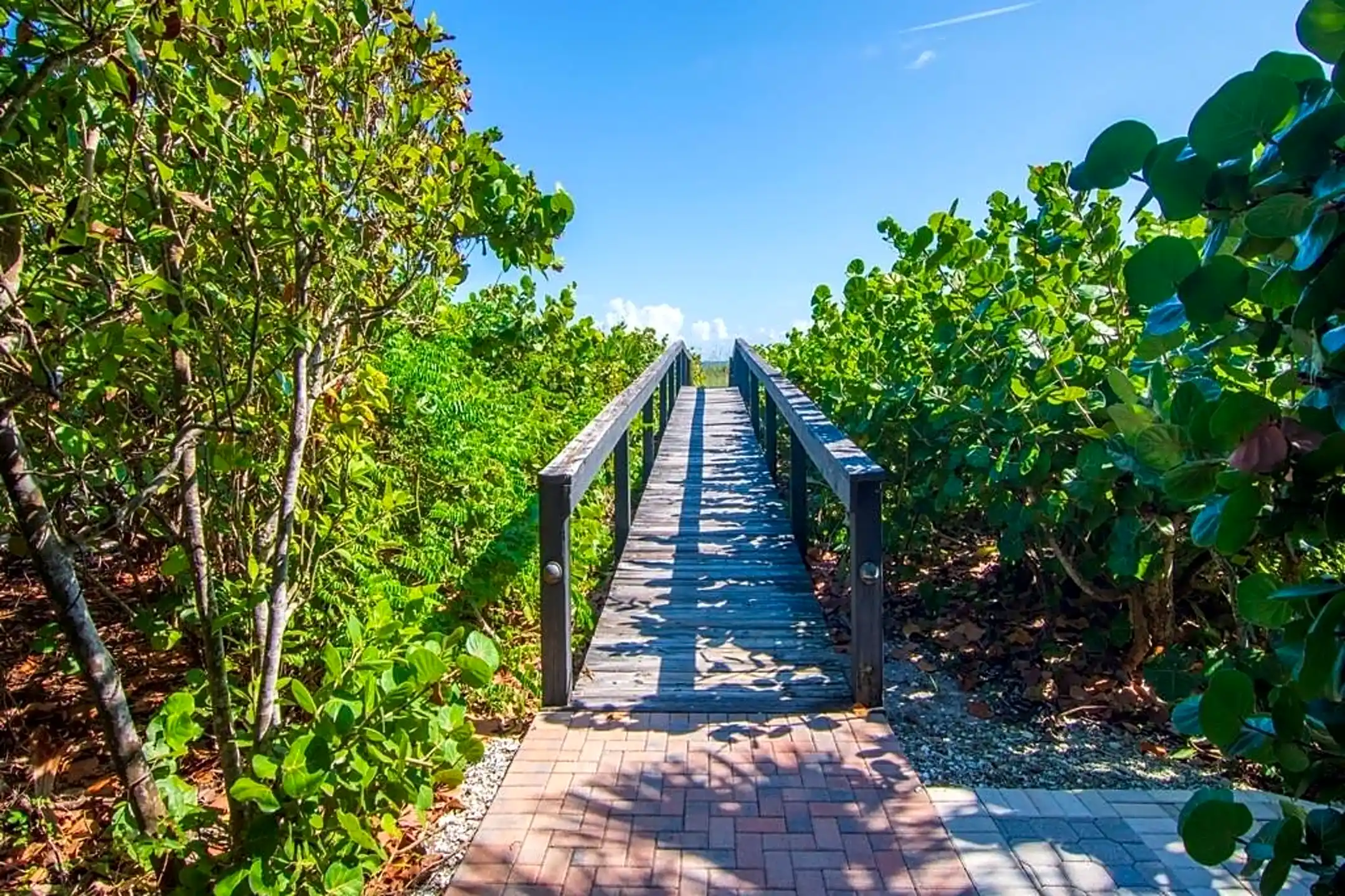2225 Seaside St - Vero Beach, FL