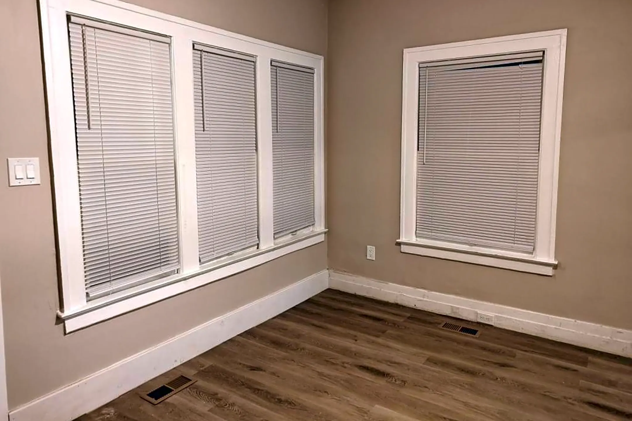 21 W Alexis Ave 21 W Alexis Ave unit 1 Ecorse, MI Apartments for