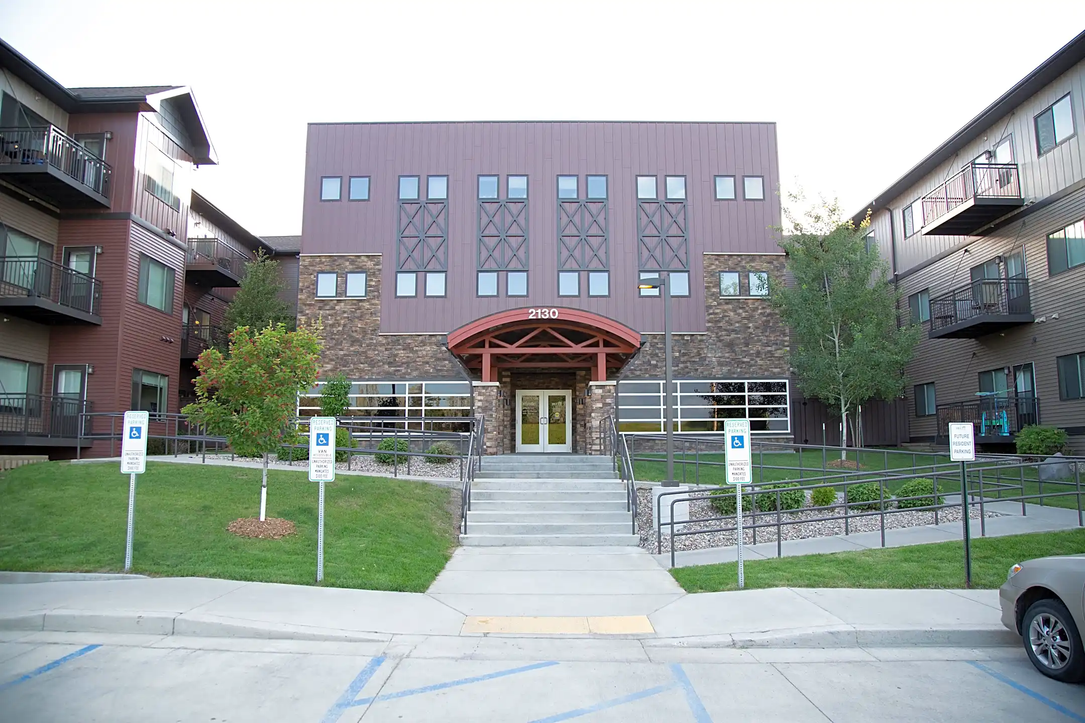Patio / Deck - River Ridge Apartments - Bismarck, ND