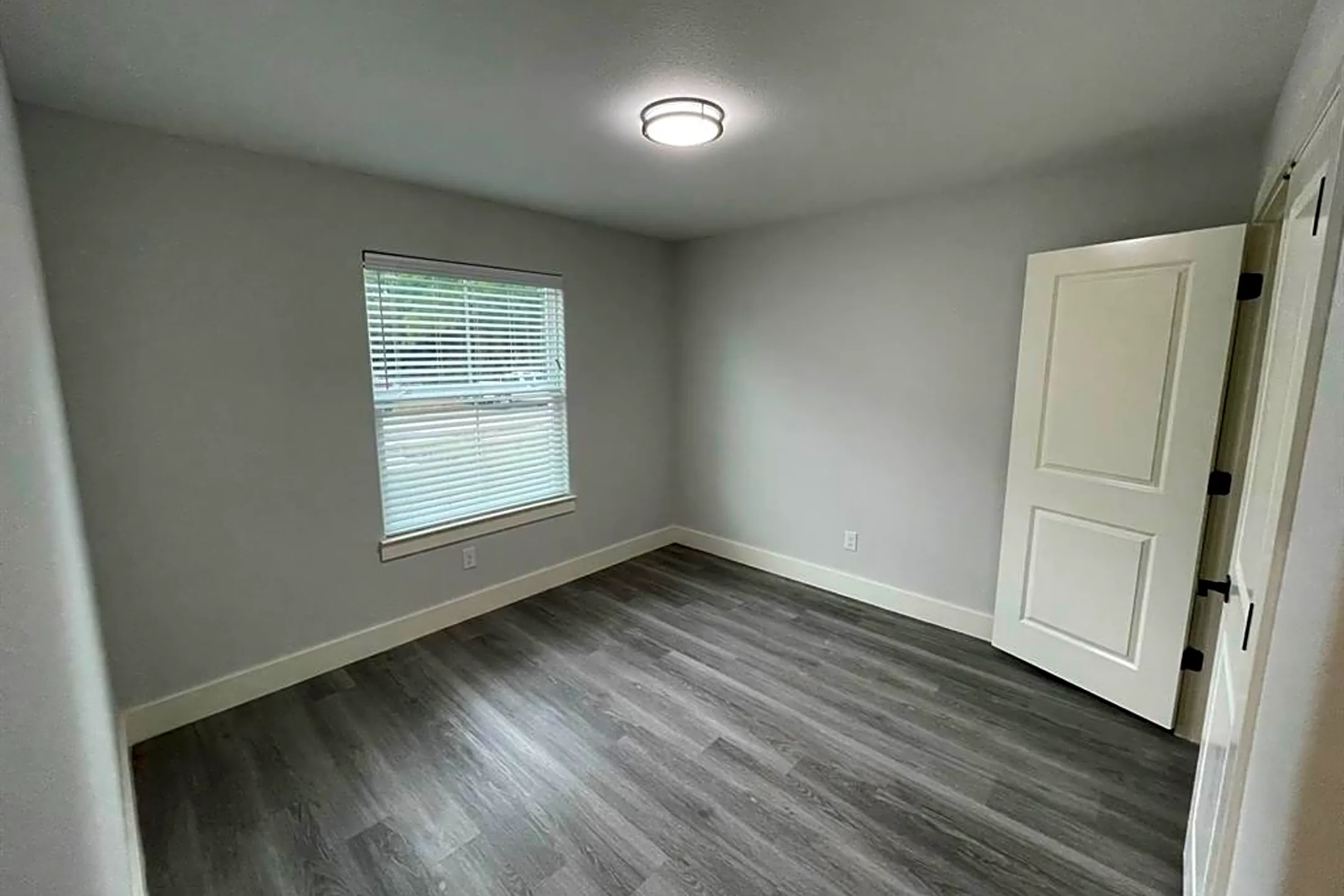 604 E 3rd St 2 Apartments Bonham, TX 75418