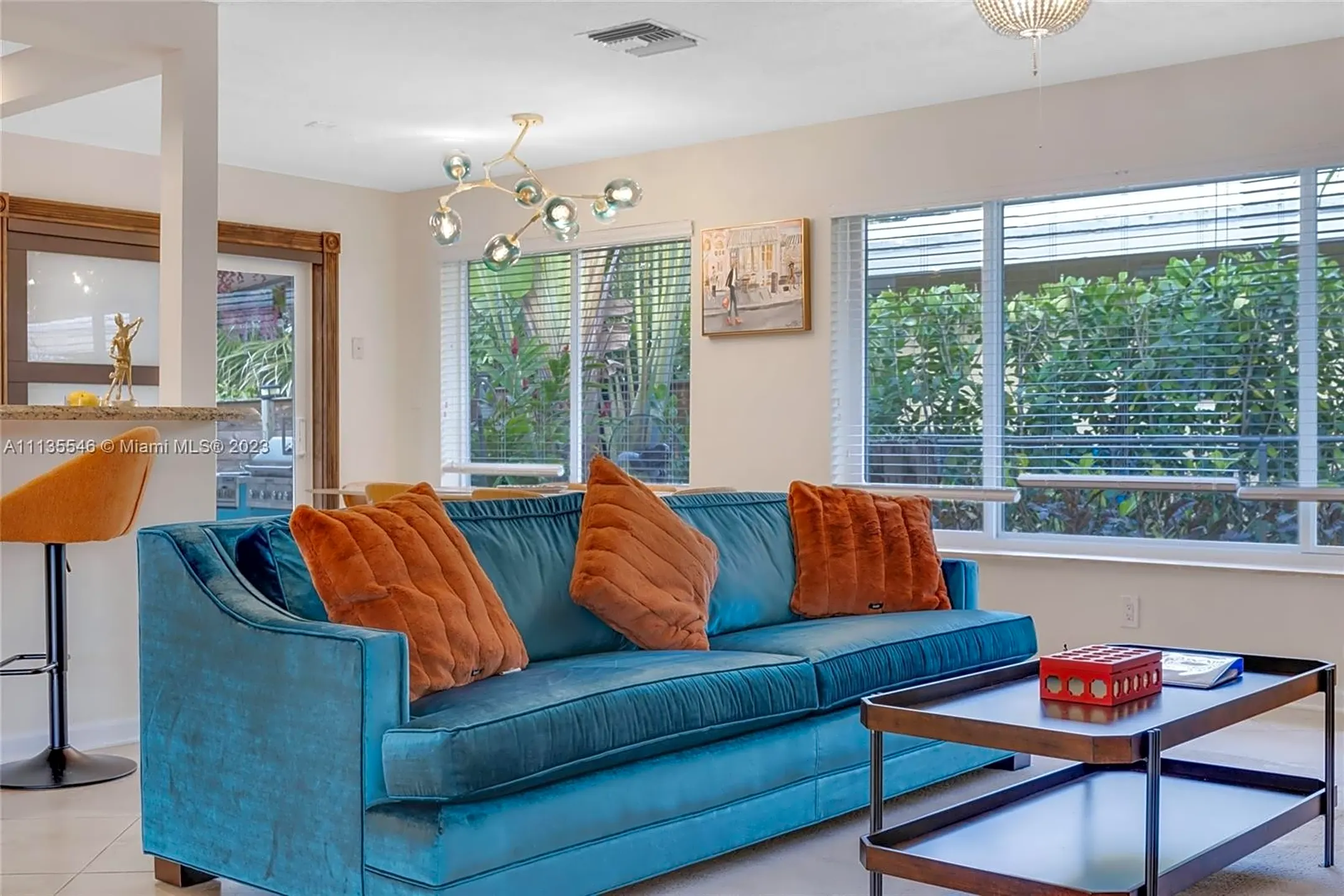 Living Room - 3320 NE 18th Terrace - Oakland Park, FL