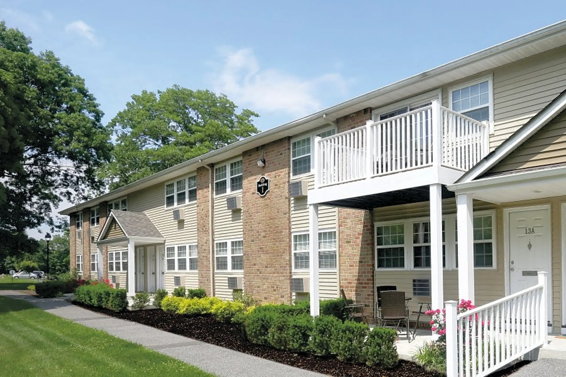 Hillcrest Village NY Apartments Holbrook, NY 11741