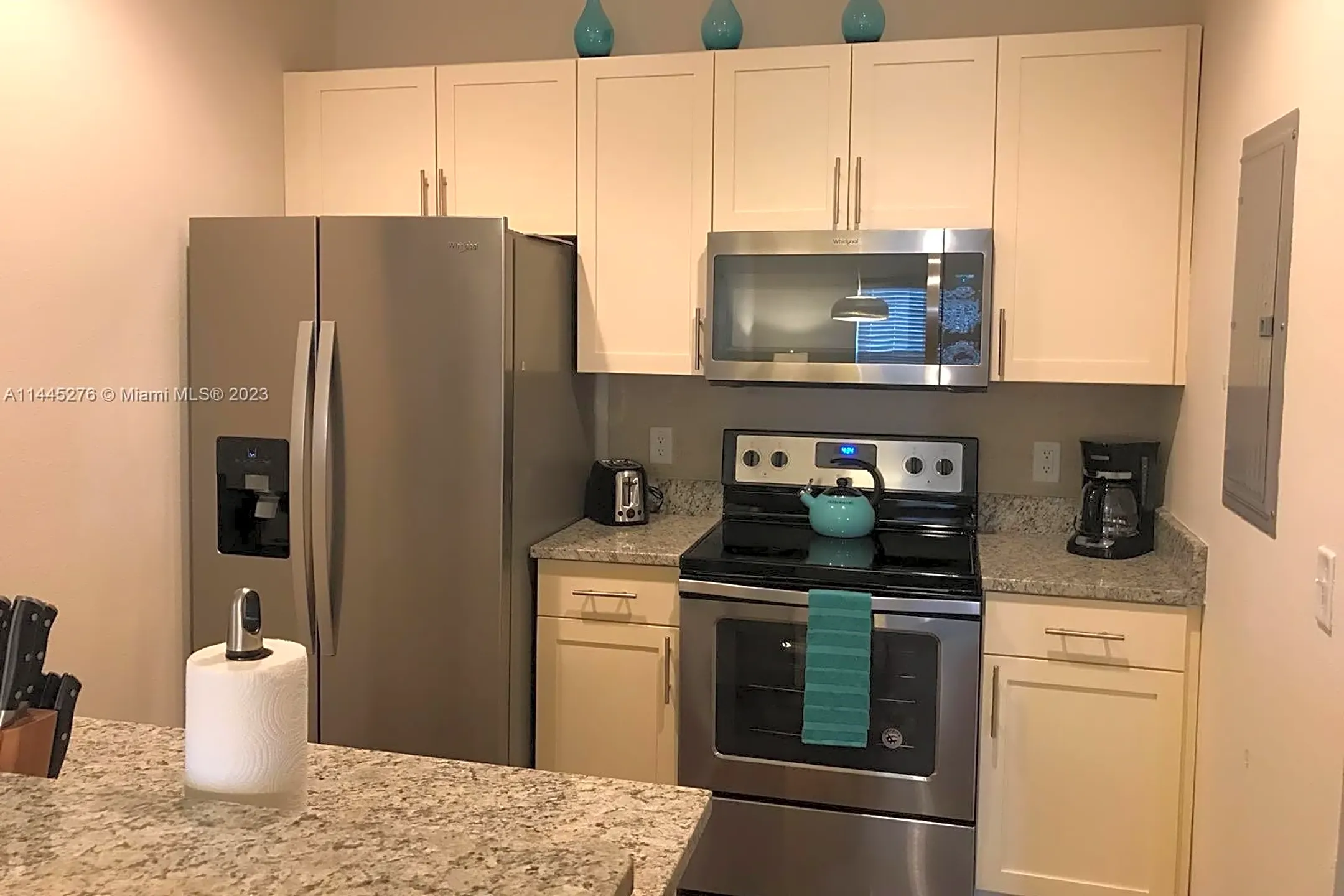 Kitchen - 8928 Shine Dr #0 - Kissimmee, FL