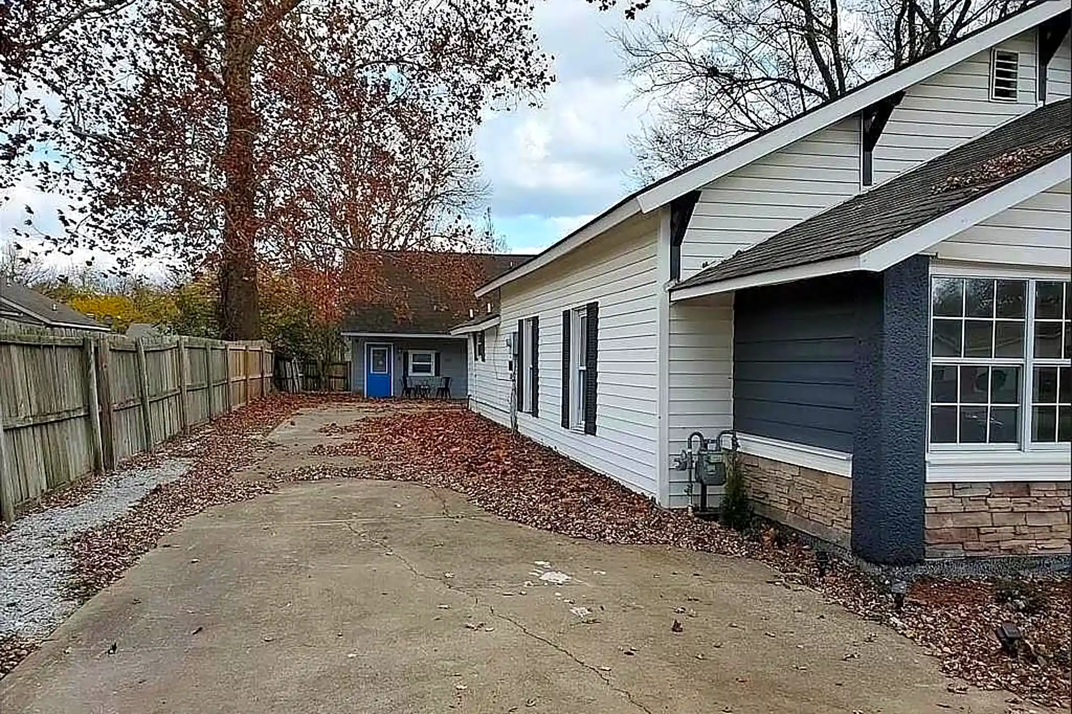 919 N Britt St Houses Siloam Springs, AR 72761