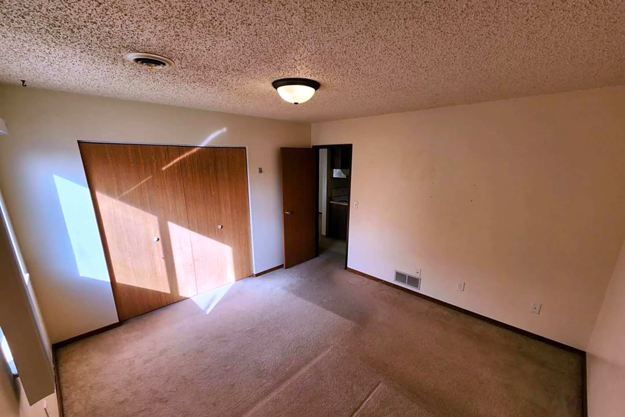 1727 N Grandview Ln Condos Bismarck, ND 58503