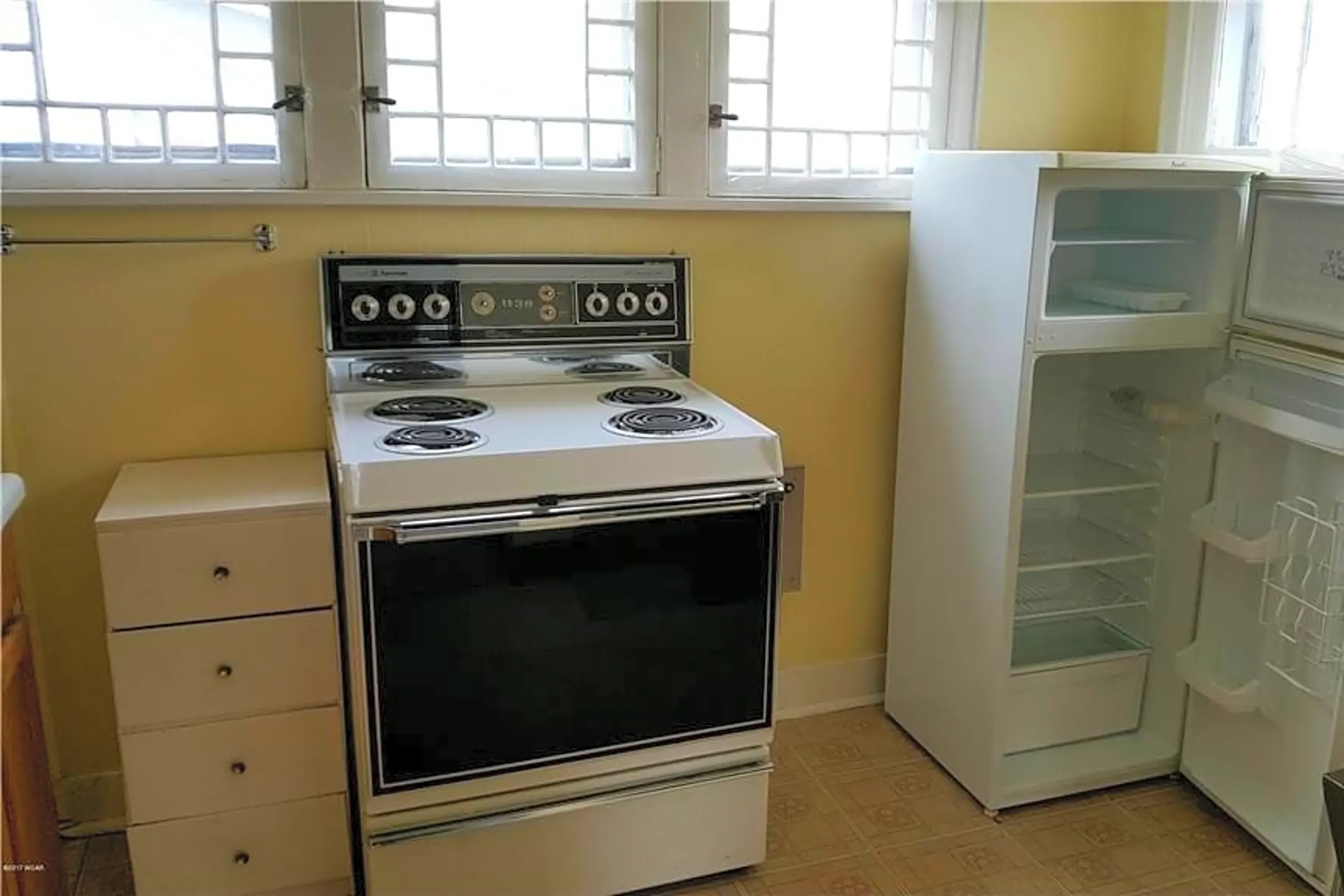 614 S Washington St Houses Redwood Falls, MN 56283