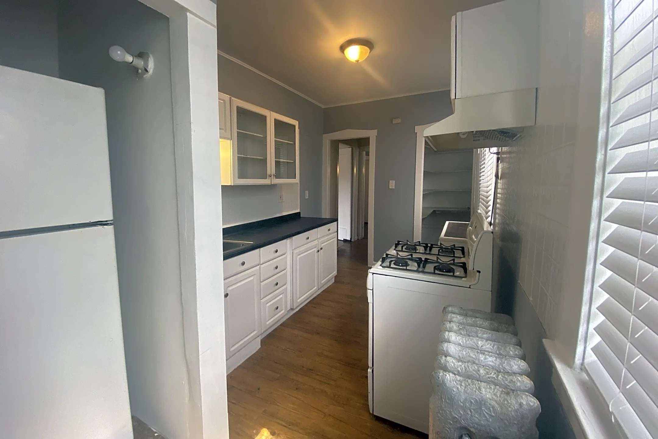 Kitchen - 4532 S King Dr #2S - Chicago, IL