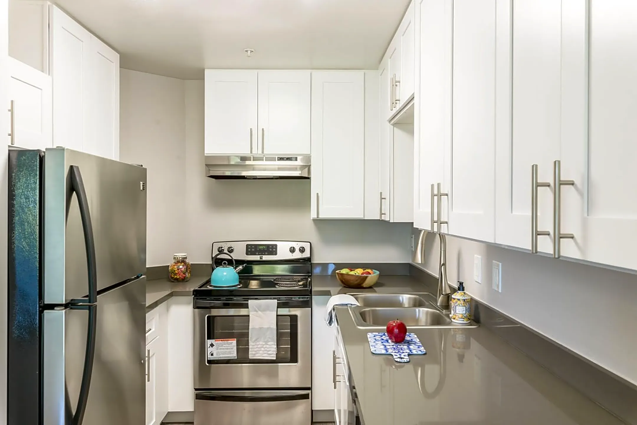 Kitchen - Bridgecreek Apartments - Novato, CA