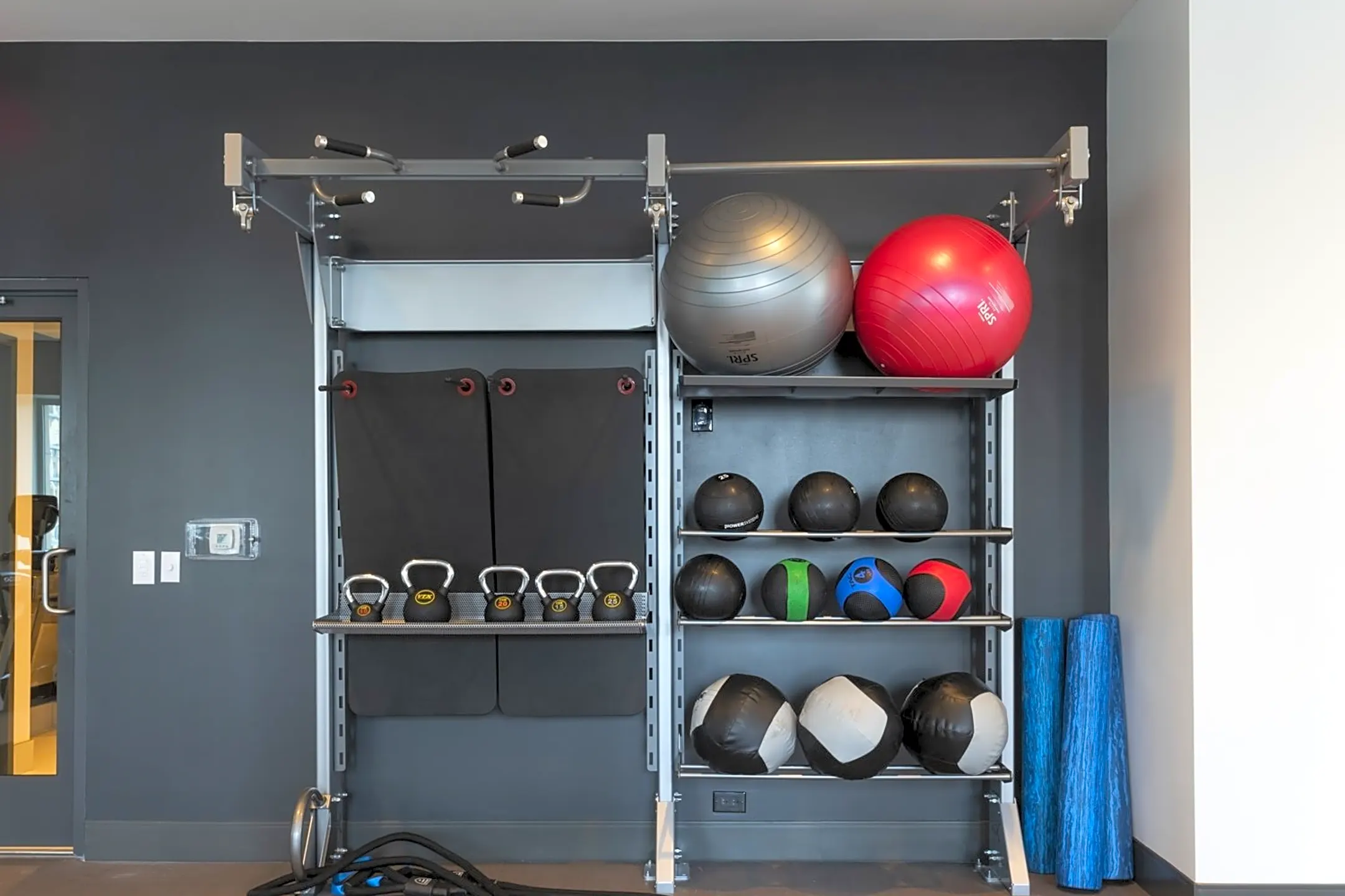 Fitness Weight Room - The Star Apartments - Houston, TX