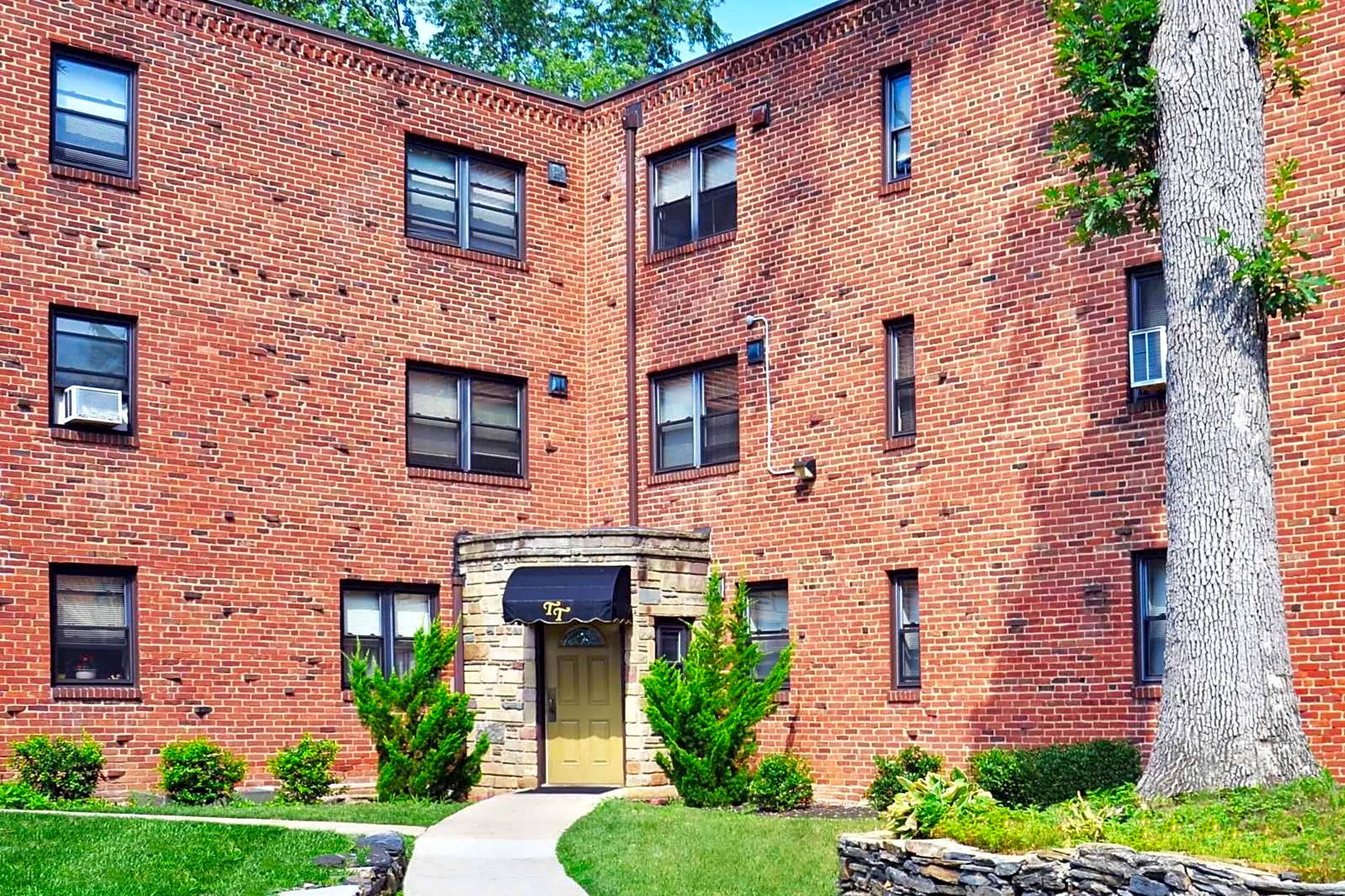 Building - Tall Trees Village Apartments - Drexel Hill, PA