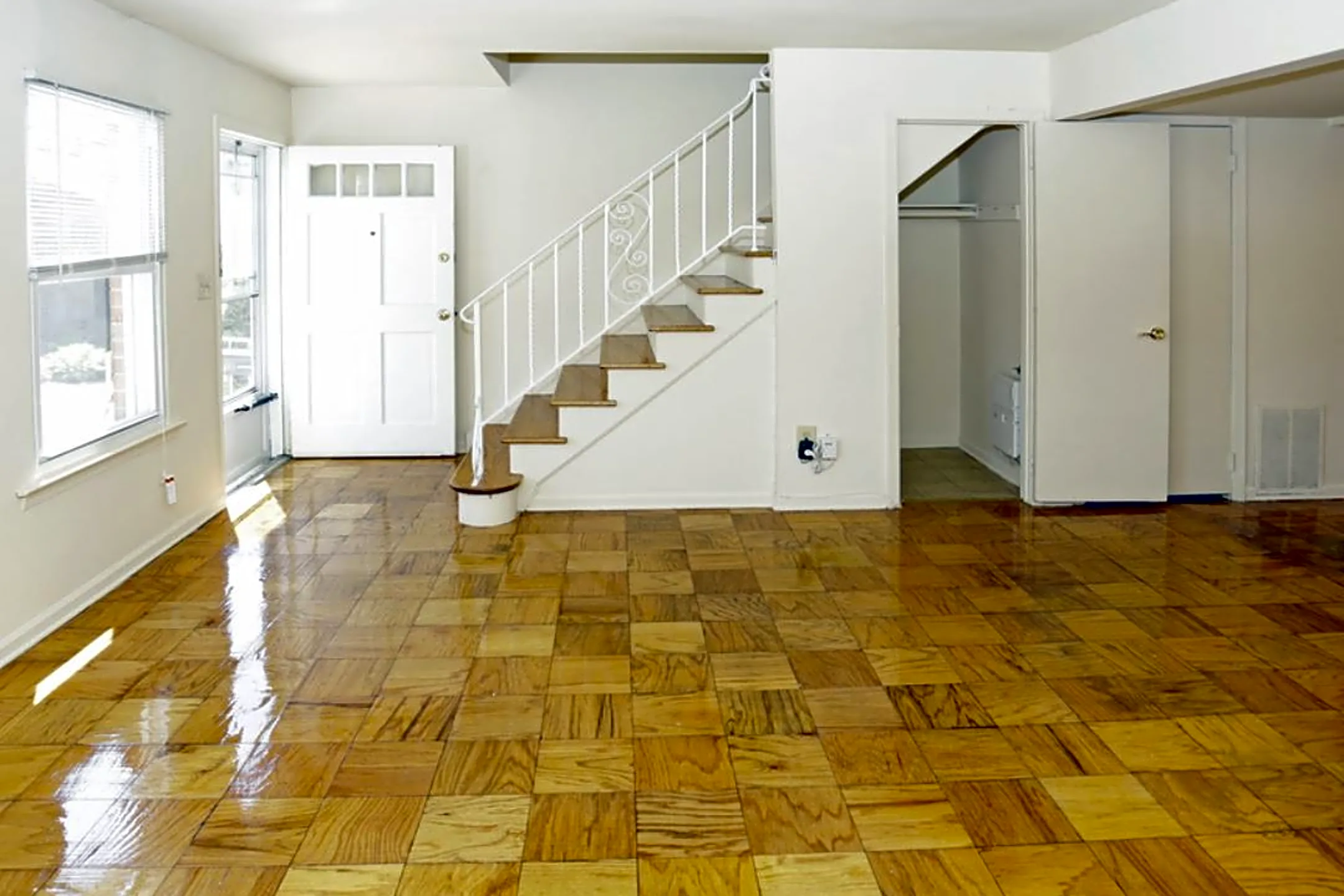 Olde East Townhouses Farmhouse Lane Building M Morristown, NJ Apartments for Rent Rent.