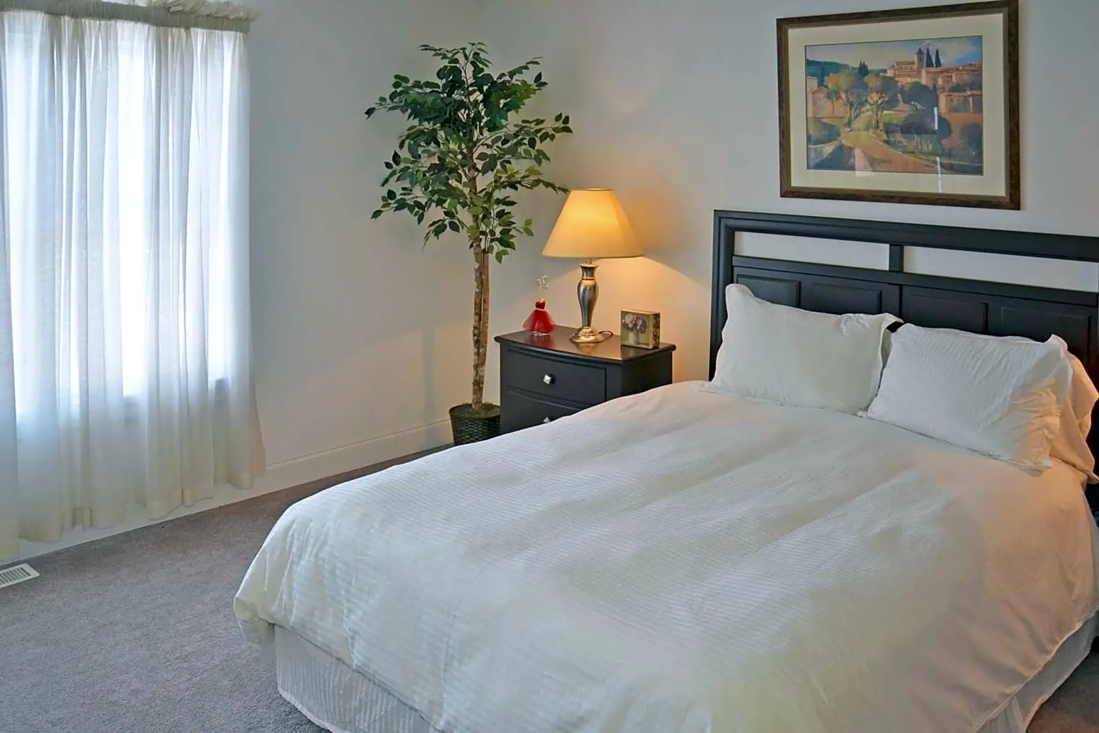 Bedroom - The Fairways Apartments & Townhomes - Thorndale, PA