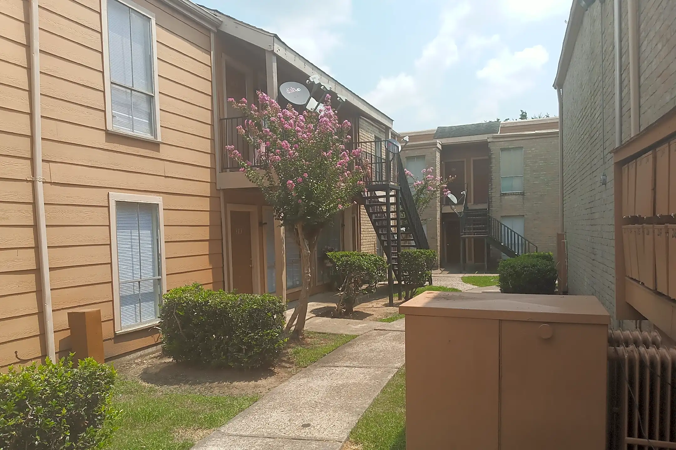 Pebble Walk Apartments